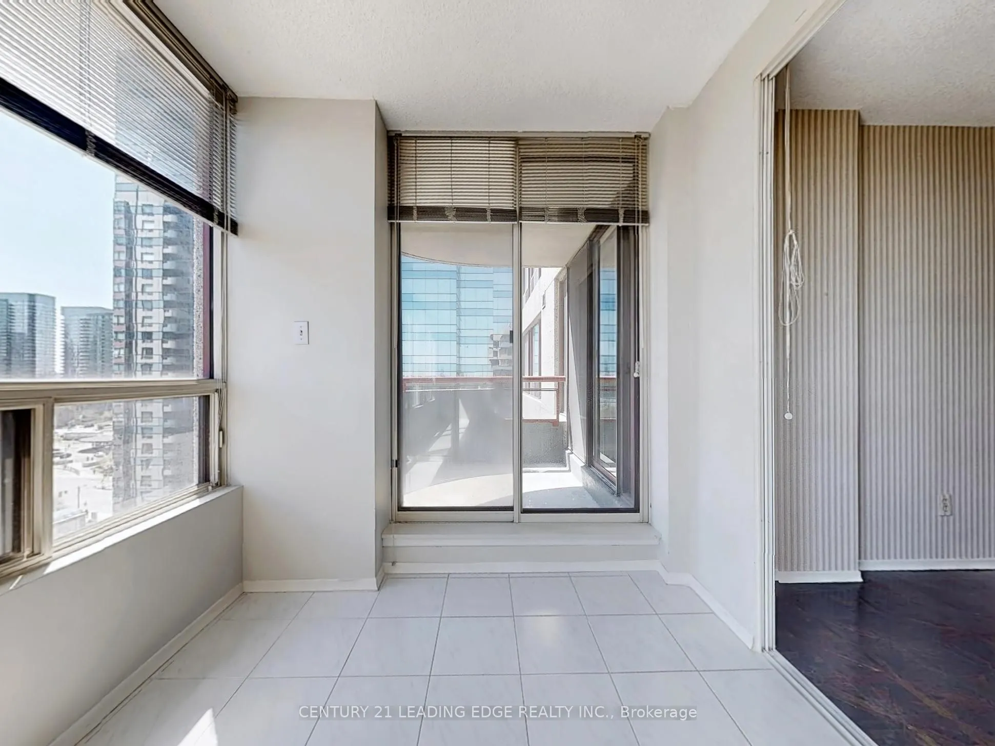 5785 Yonge Street, #PH404