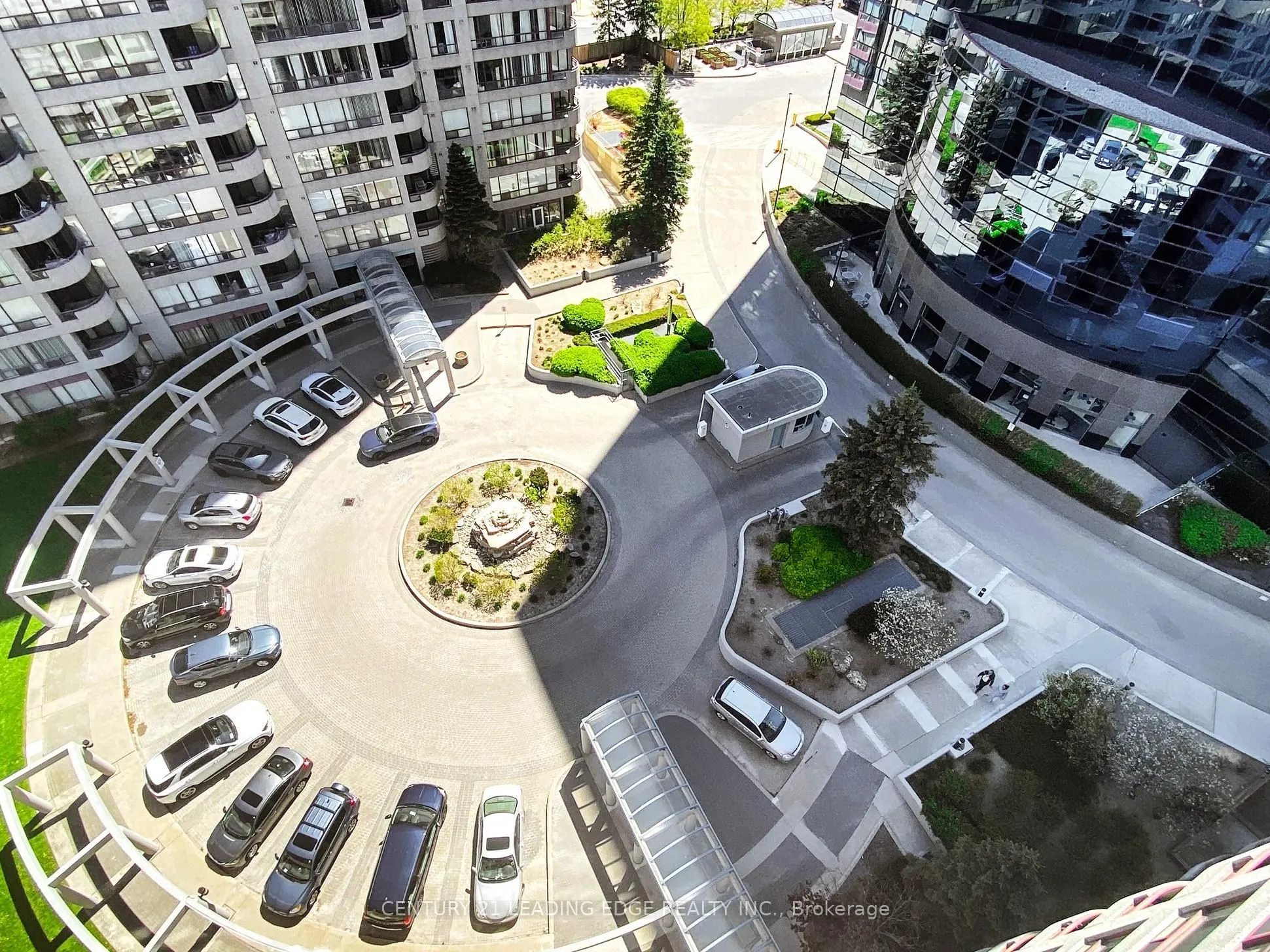 5785 Yonge Street, #PH404