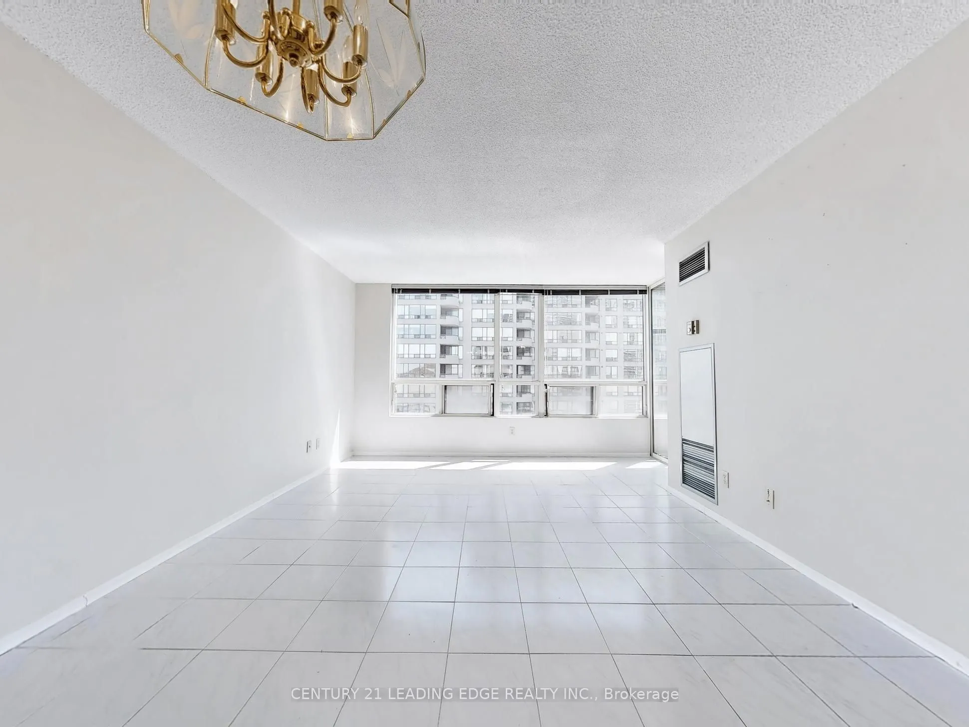 5785 Yonge Street, #PH404