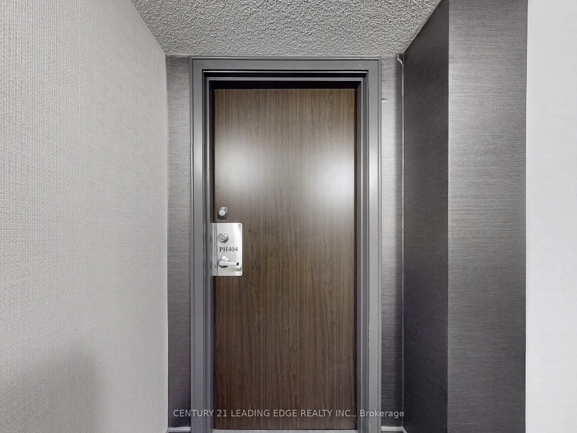 5785 Yonge Street, #PH404