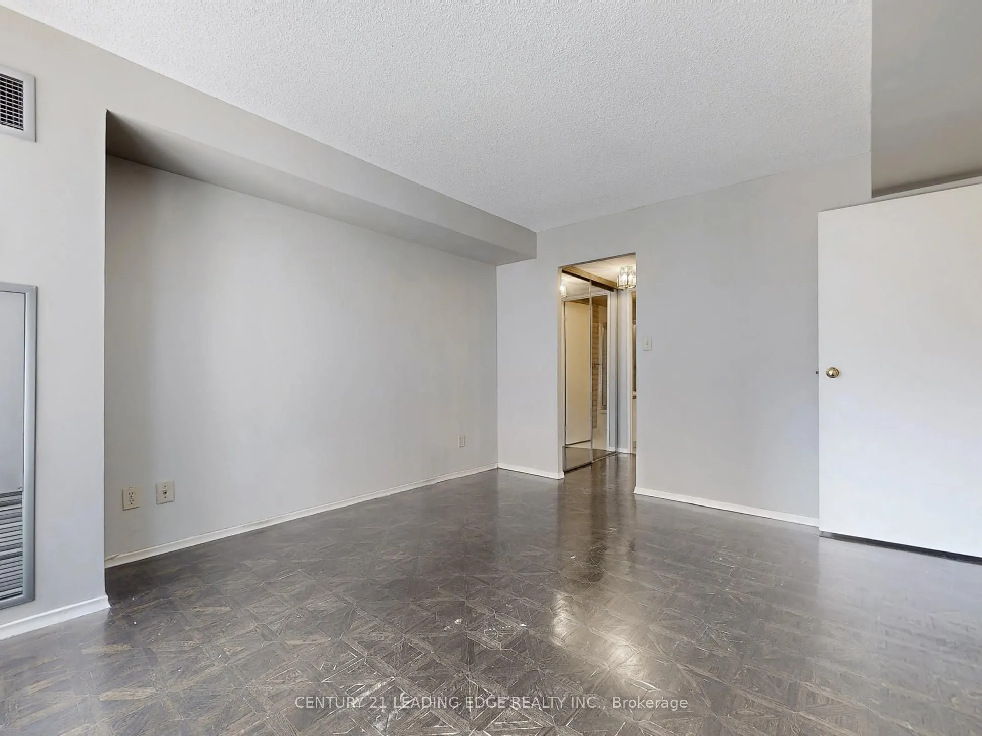 5785 Yonge Street, #PH404