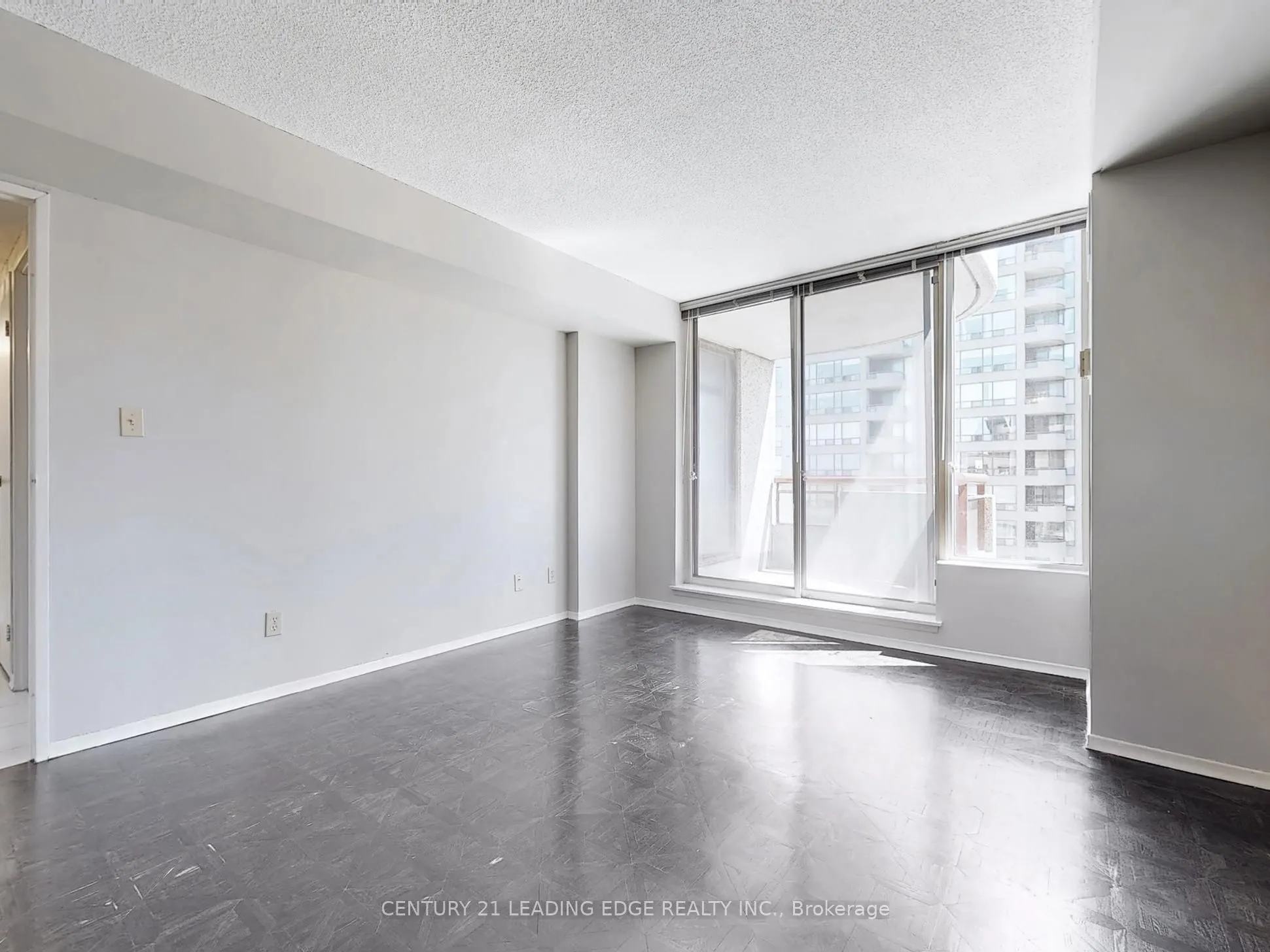 5785 Yonge Street, #PH404