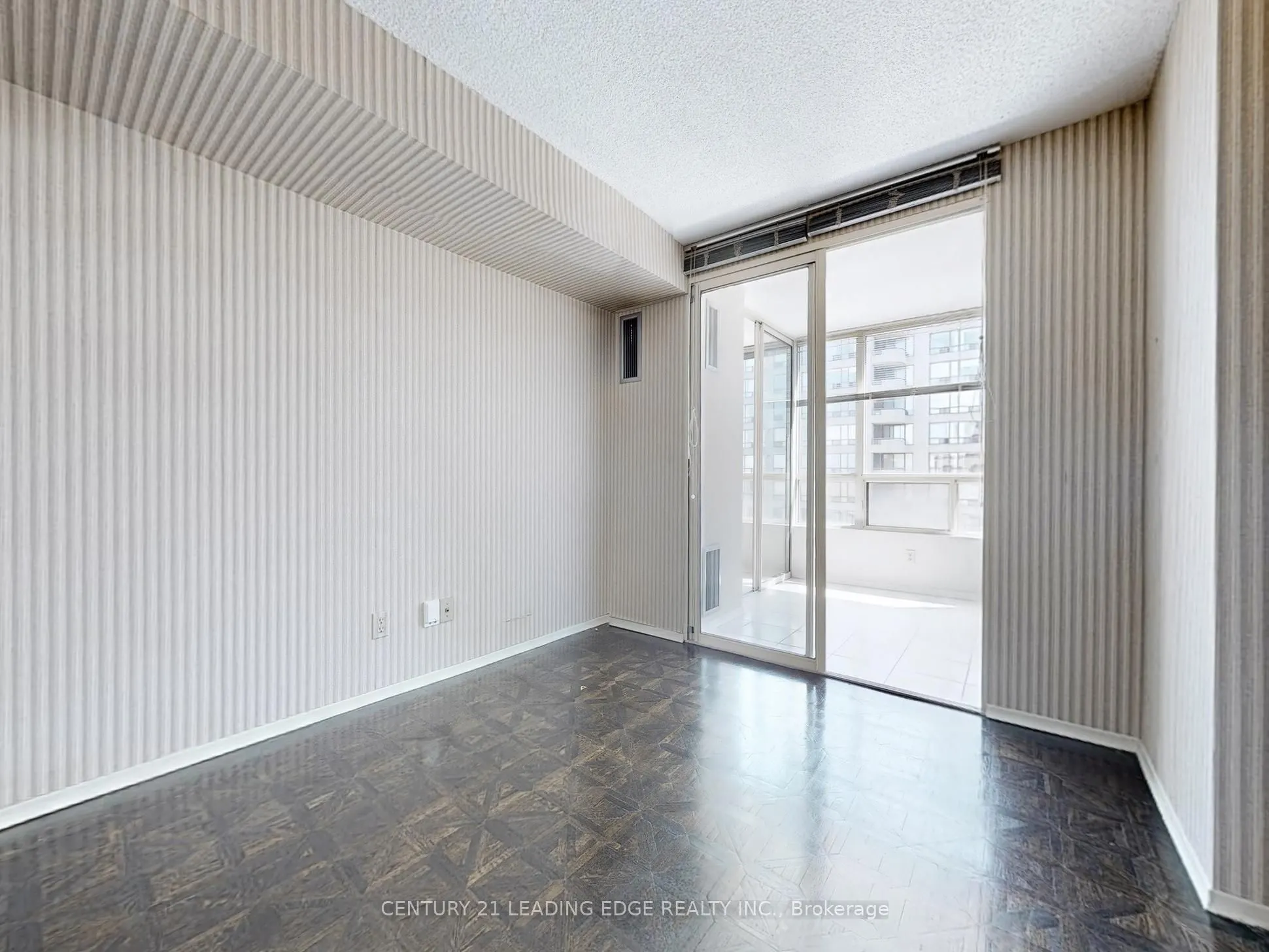 5785 Yonge Street, #PH404