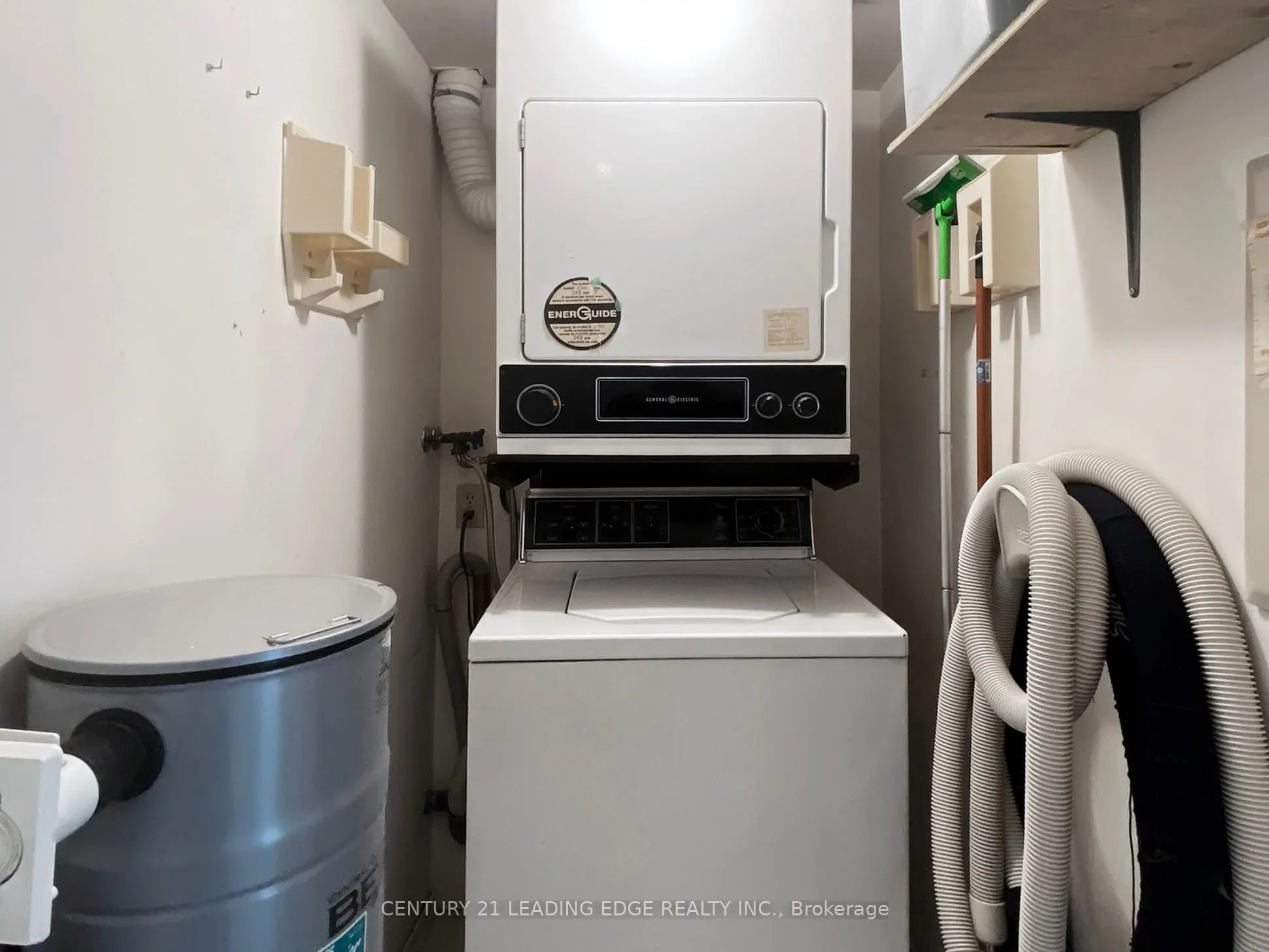 5785 Yonge Street, #PH404