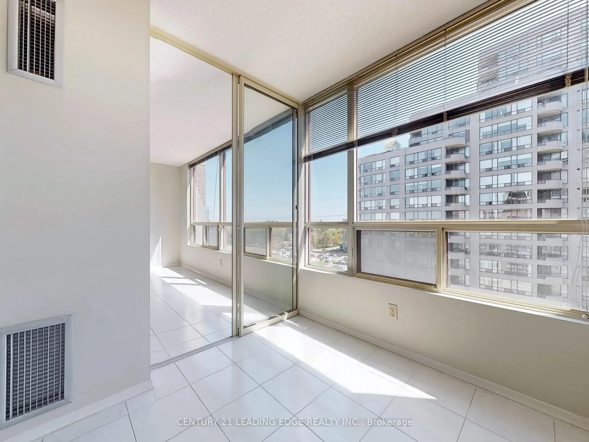 5785 Yonge Street, #PH404