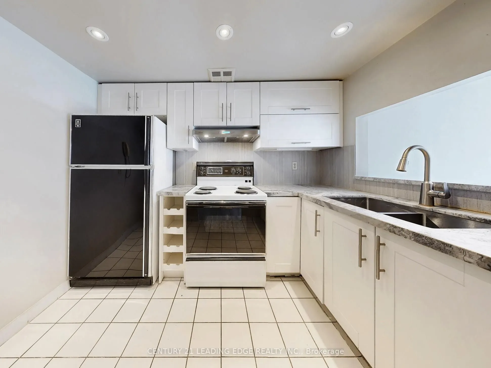 5785 Yonge Street, #PH404