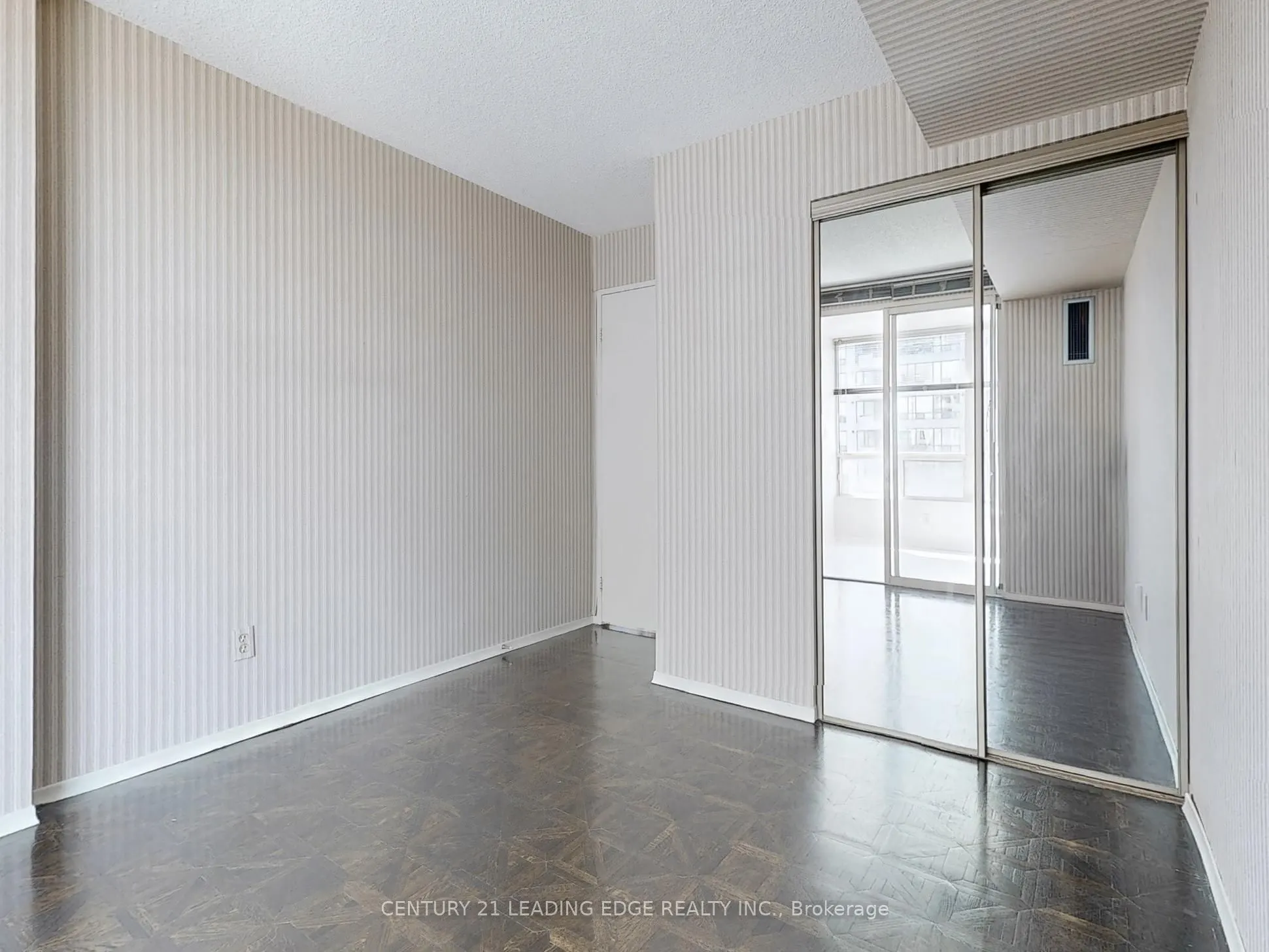 5785 Yonge Street, #PH404