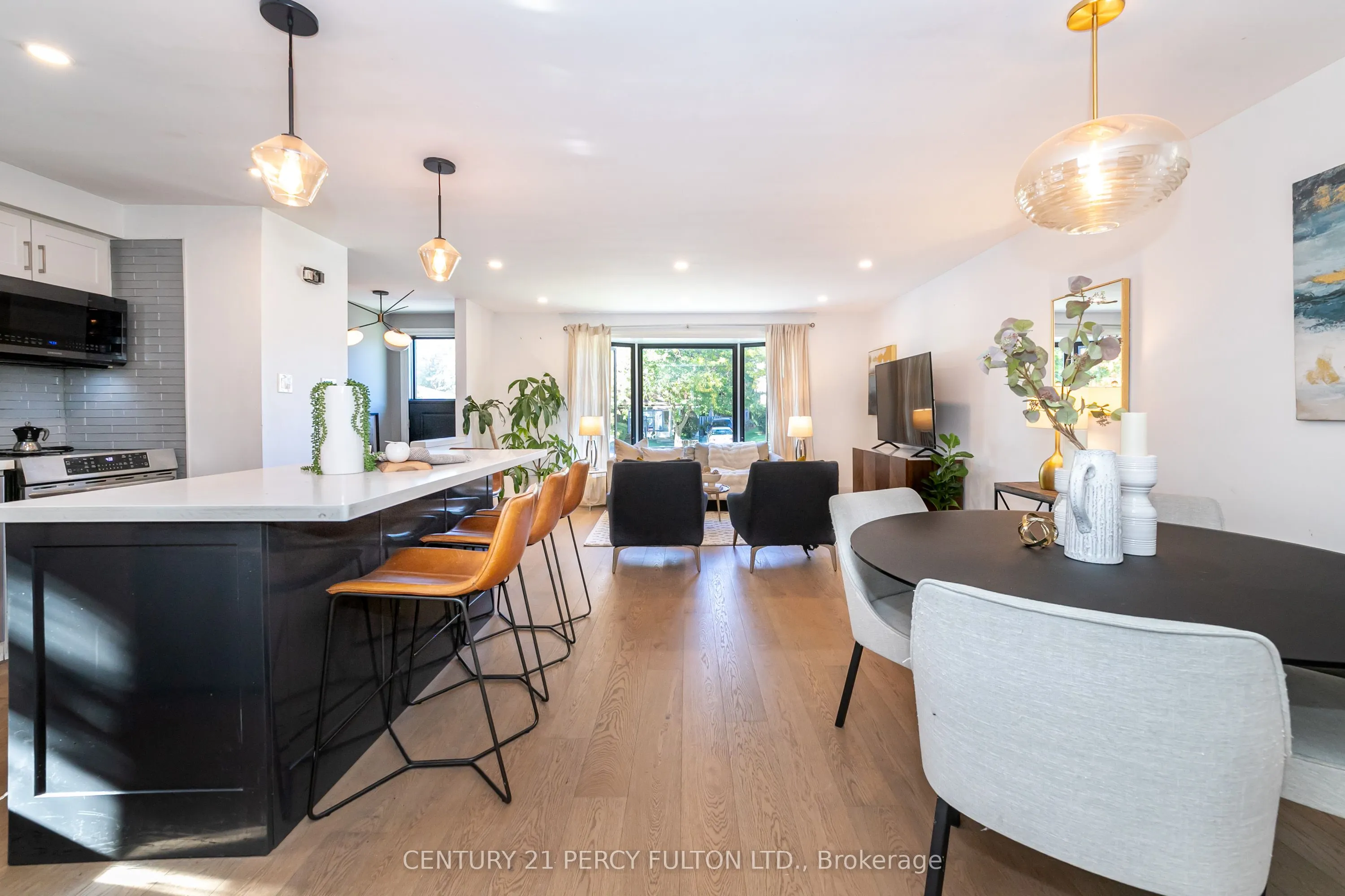 83 Cairnside Crescent