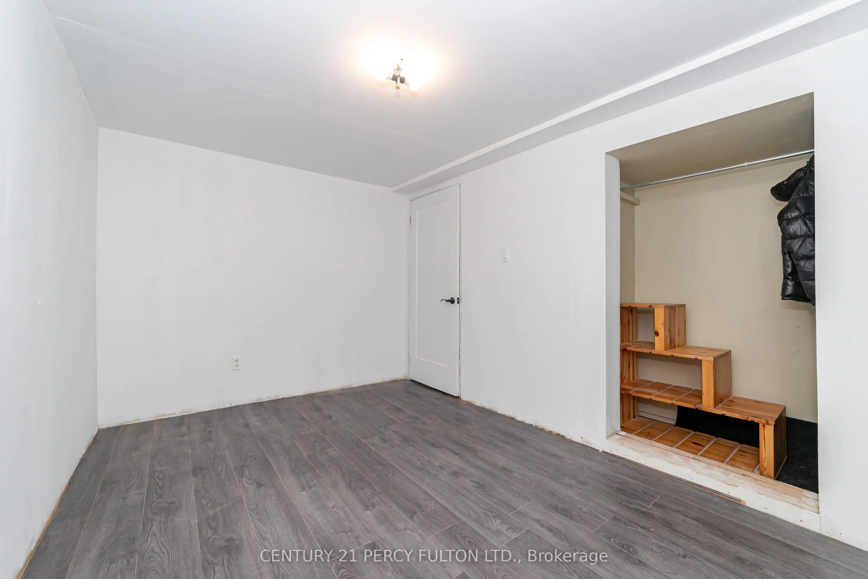 83 Cairnside Crescent