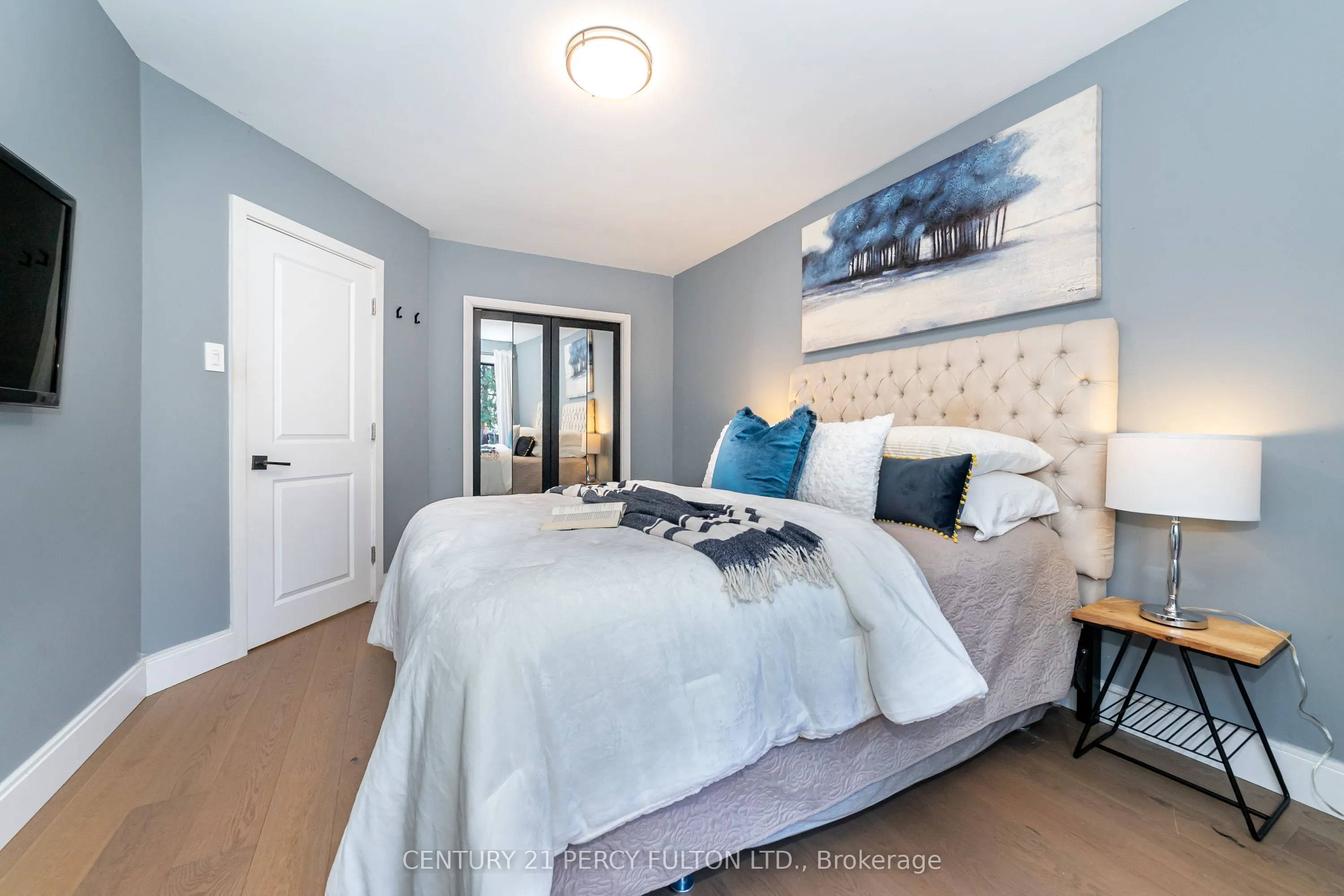 83 Cairnside Crescent