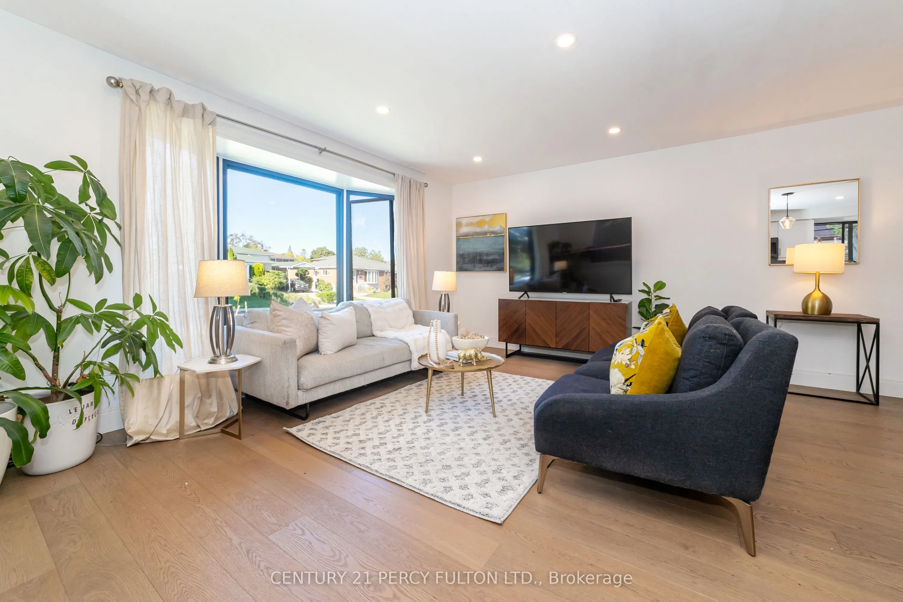 83 Cairnside Crescent