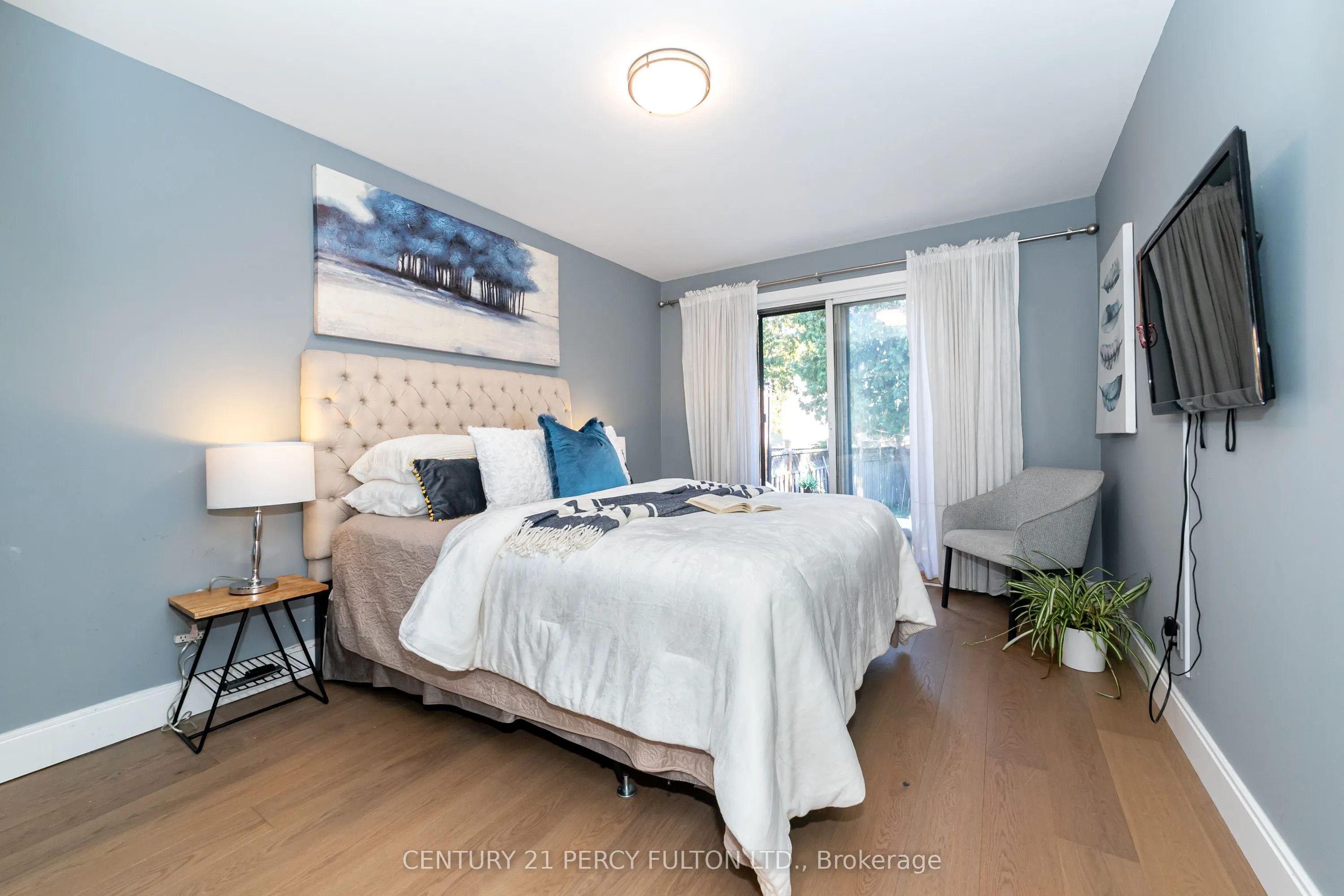 83 Cairnside Crescent