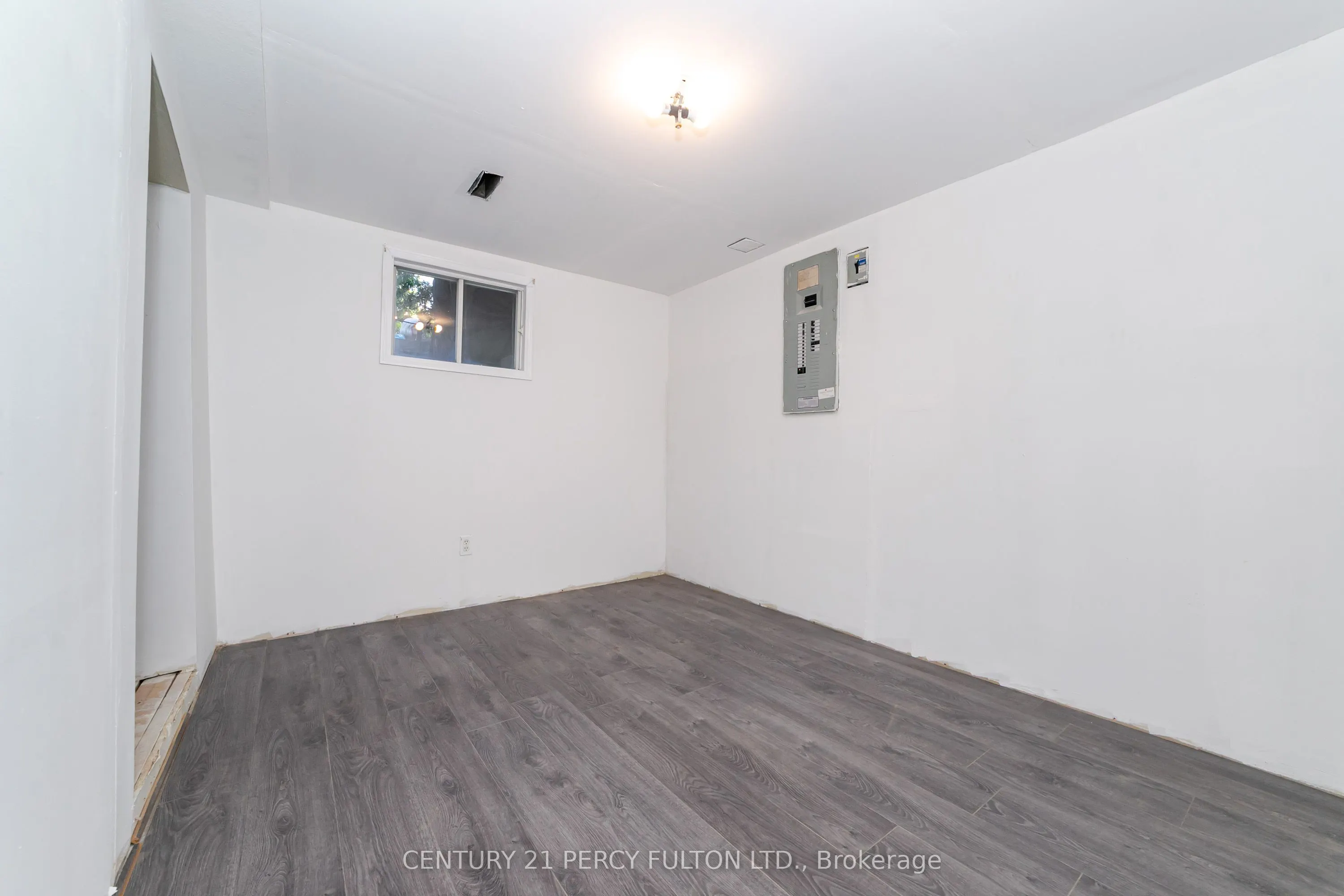 83 Cairnside Crescent