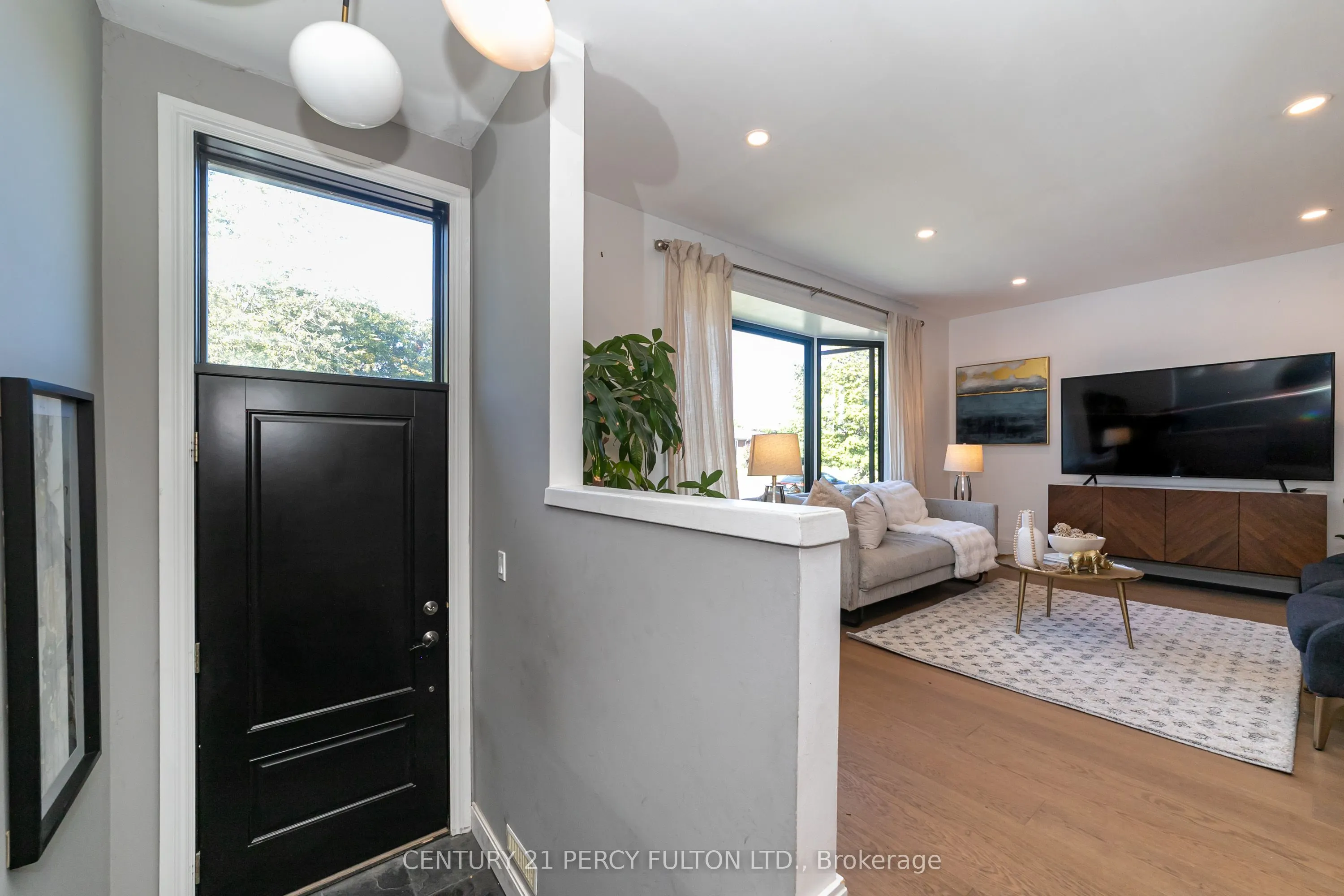 83 Cairnside Crescent