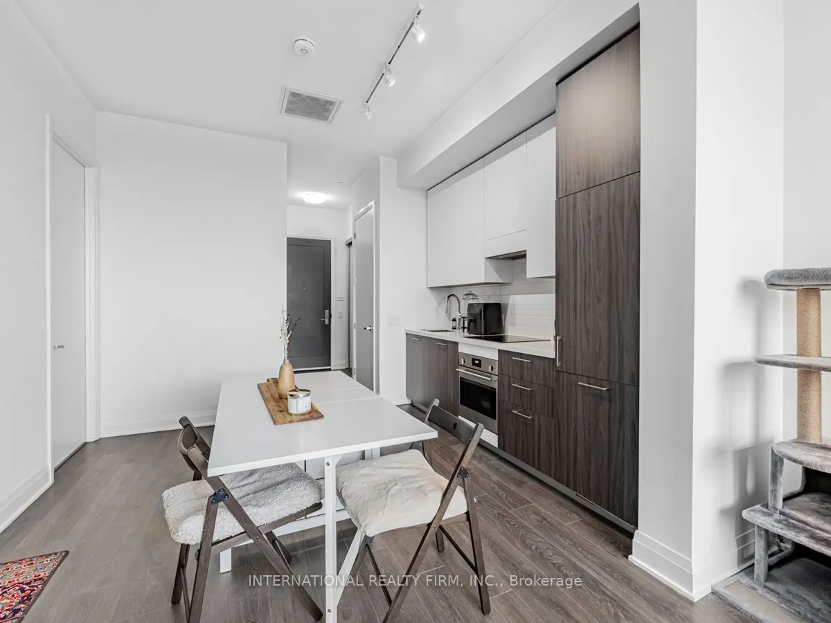 33 Frederick Todd Way W, #207