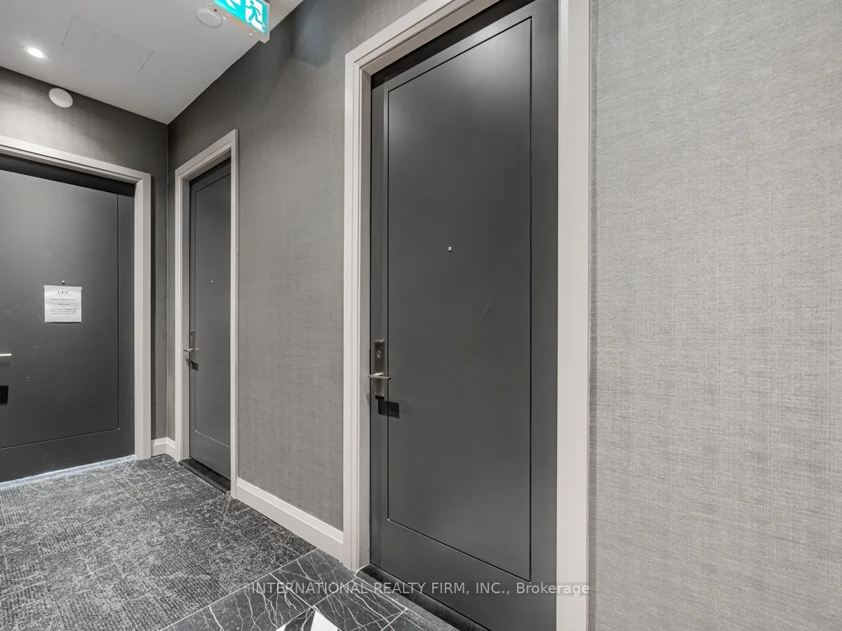 33 Frederick Todd Way W, #207