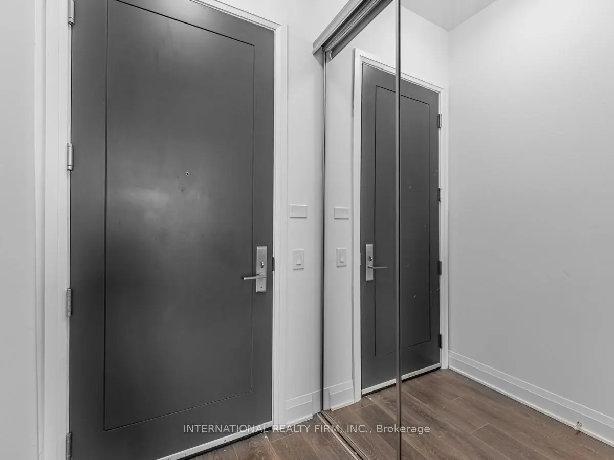 33 Frederick Todd Way W, #207