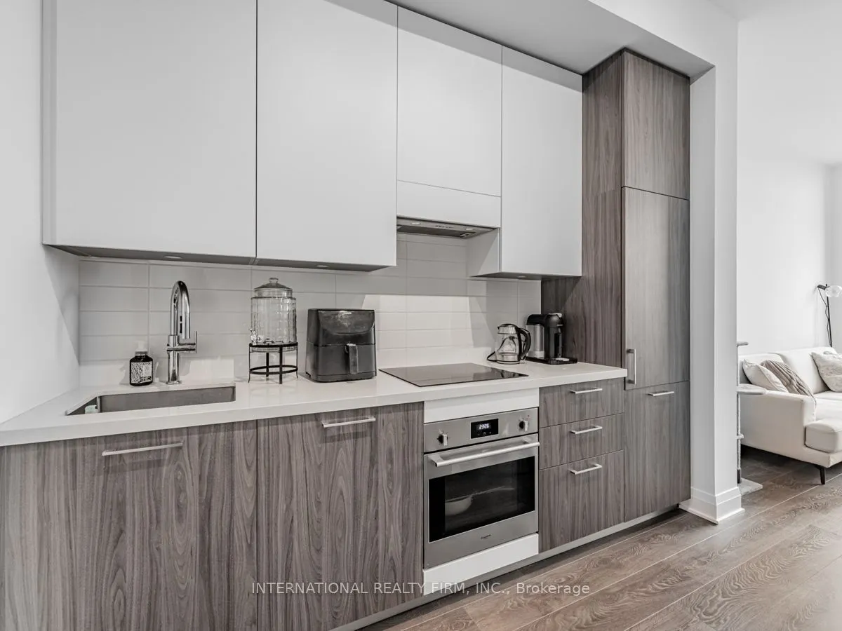33 Frederick Todd Way W, #207