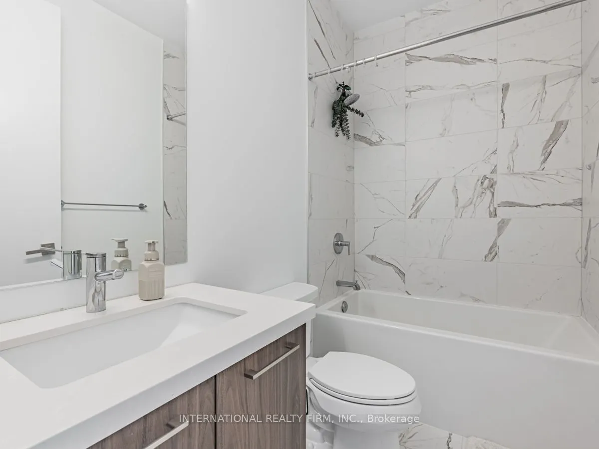33 Frederick Todd Way W, #207