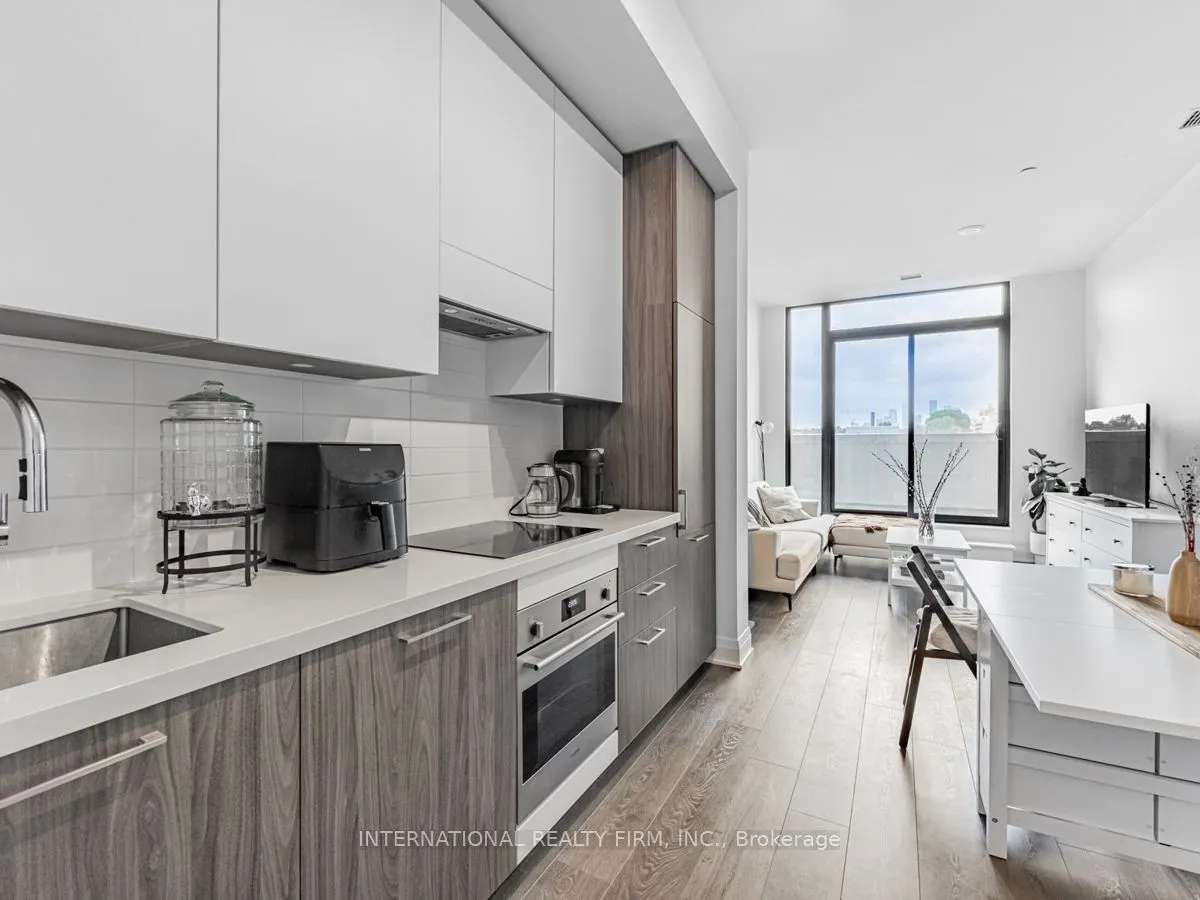 33 Frederick Todd Way W, #207