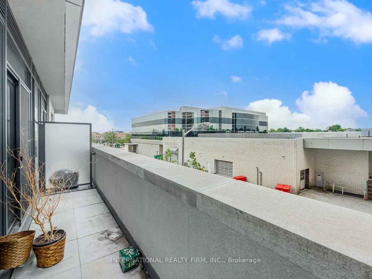 33 Frederick Todd Way W, #207