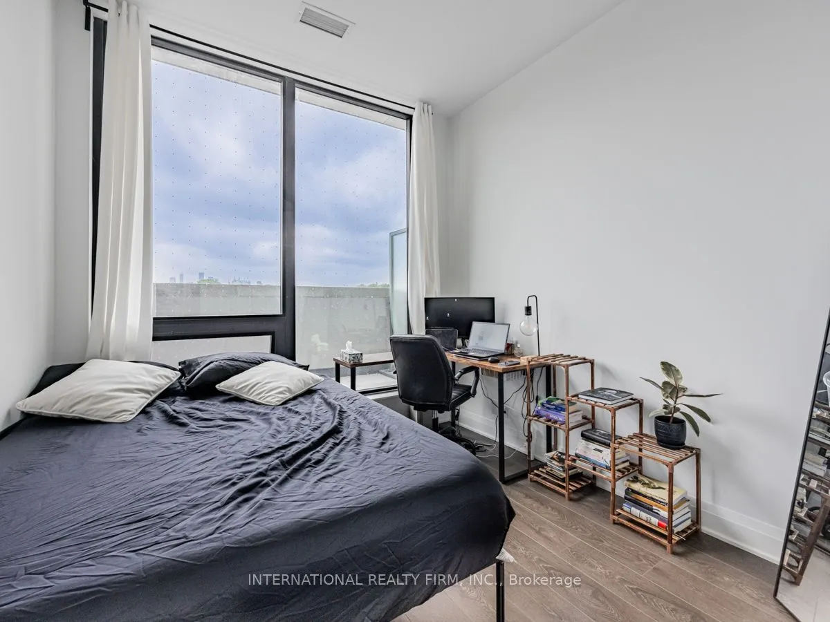 33 Frederick Todd Way W, #207