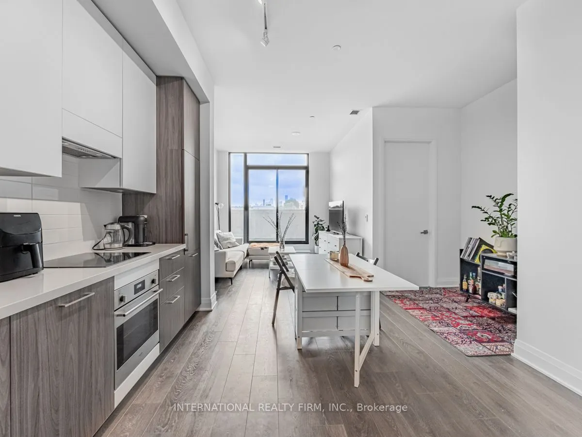 33 Frederick Todd Way W, #207