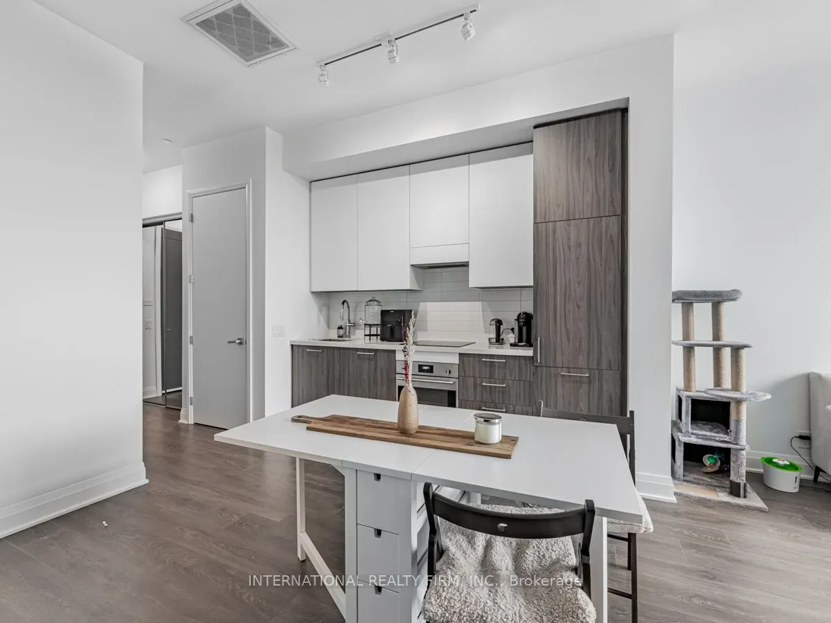 33 Frederick Todd Way W, #207