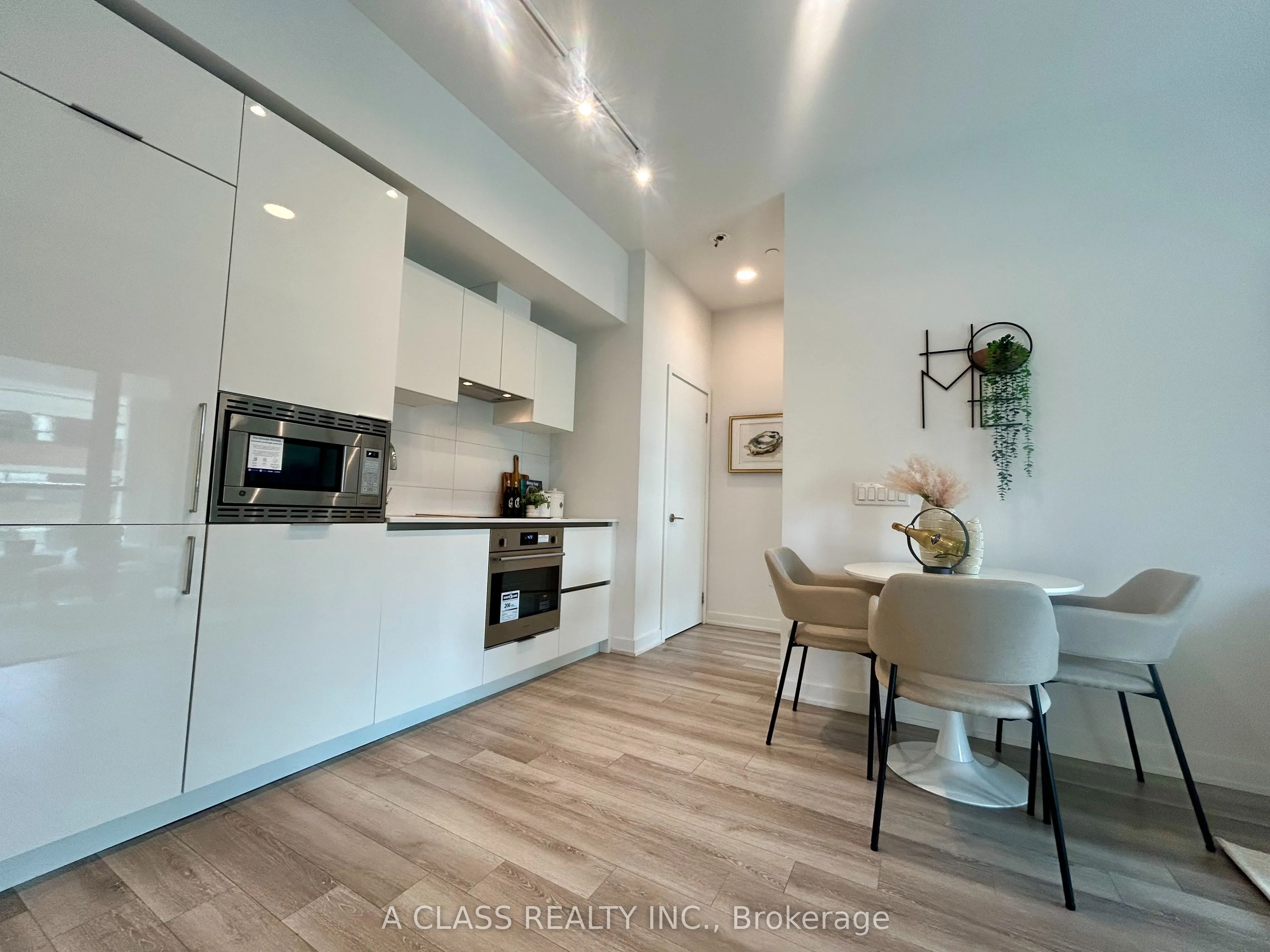 121 St Patrick Street, #1113