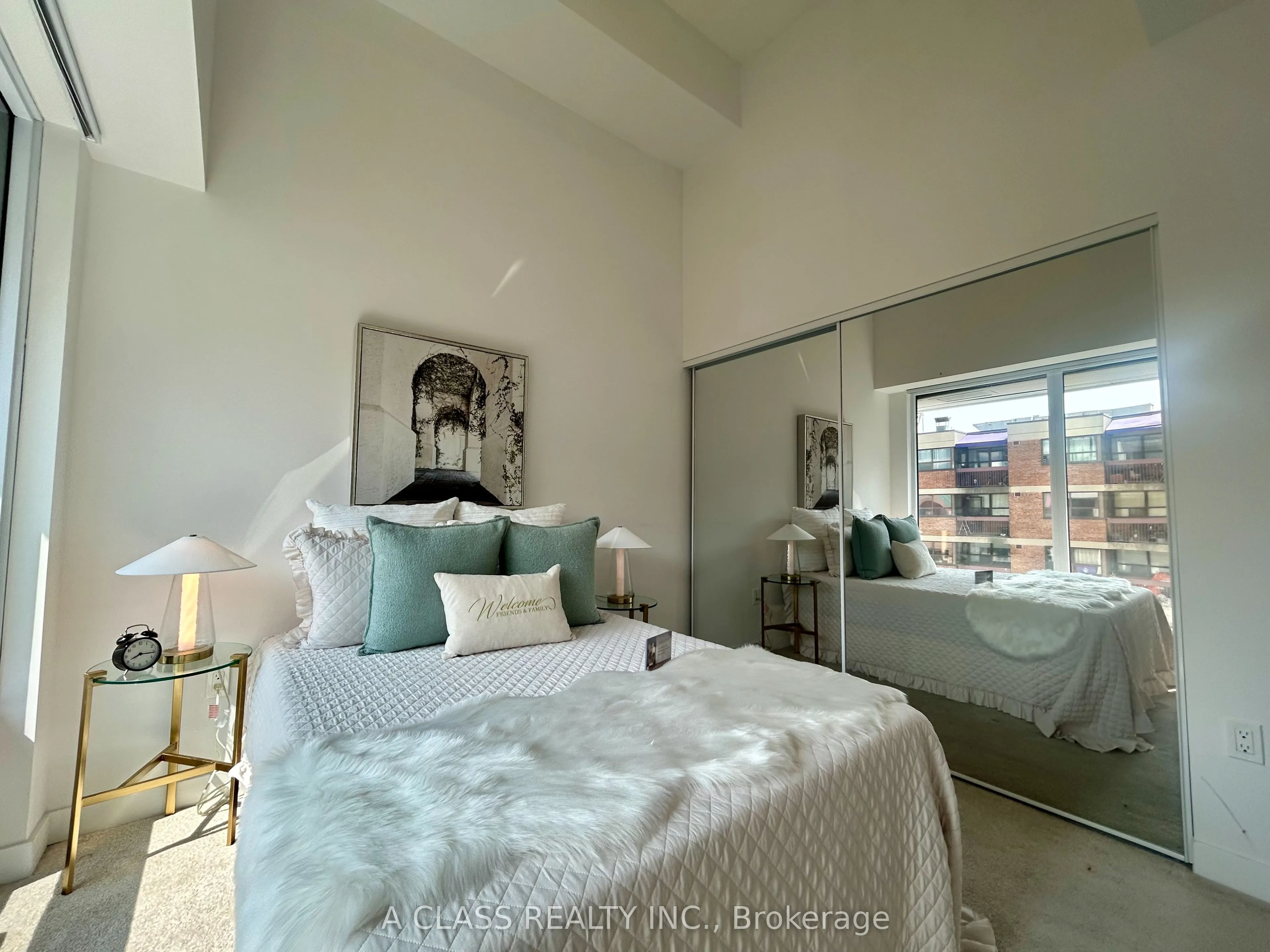 121 St Patrick Street, #1113