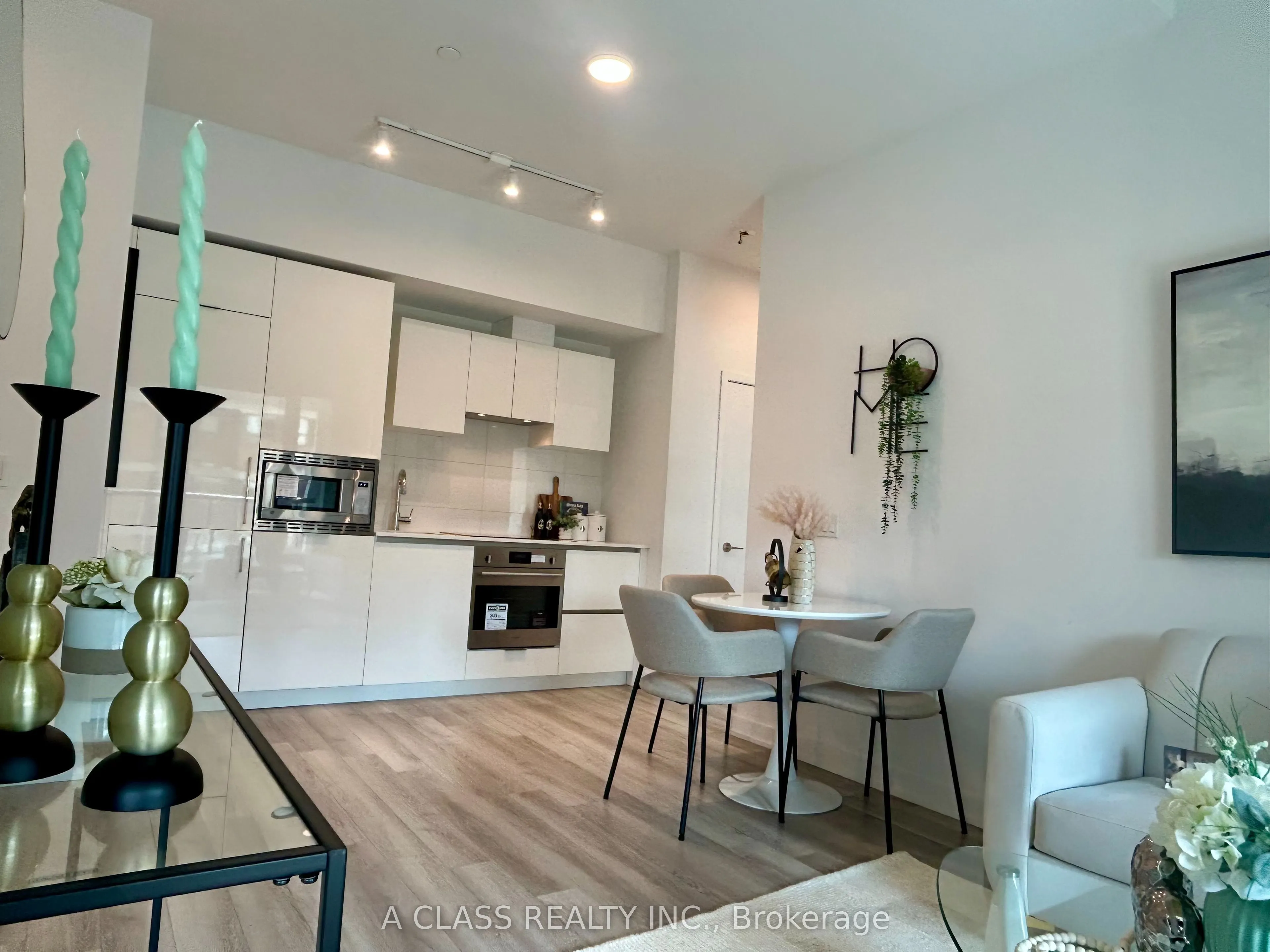 121 St Patrick Street, #1113