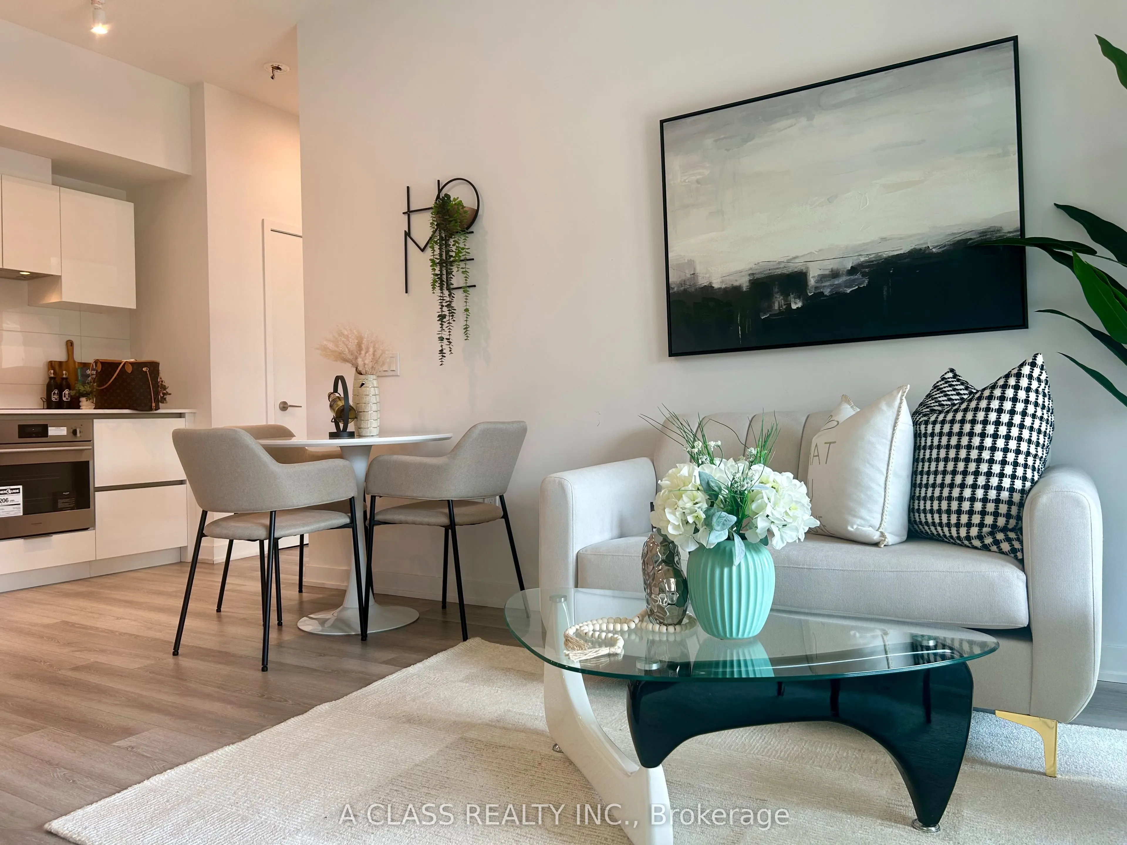 121 St Patrick Street, #1113
