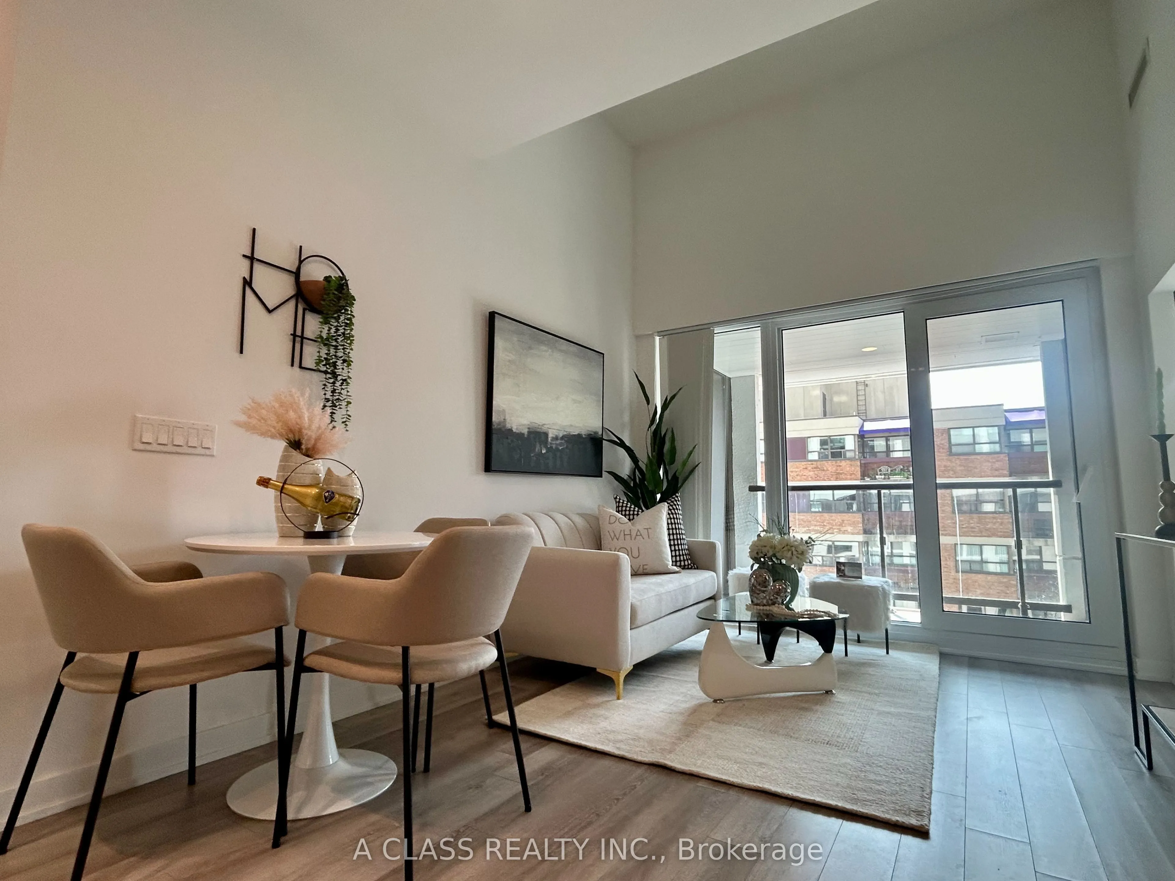 121 St Patrick Street, #1113