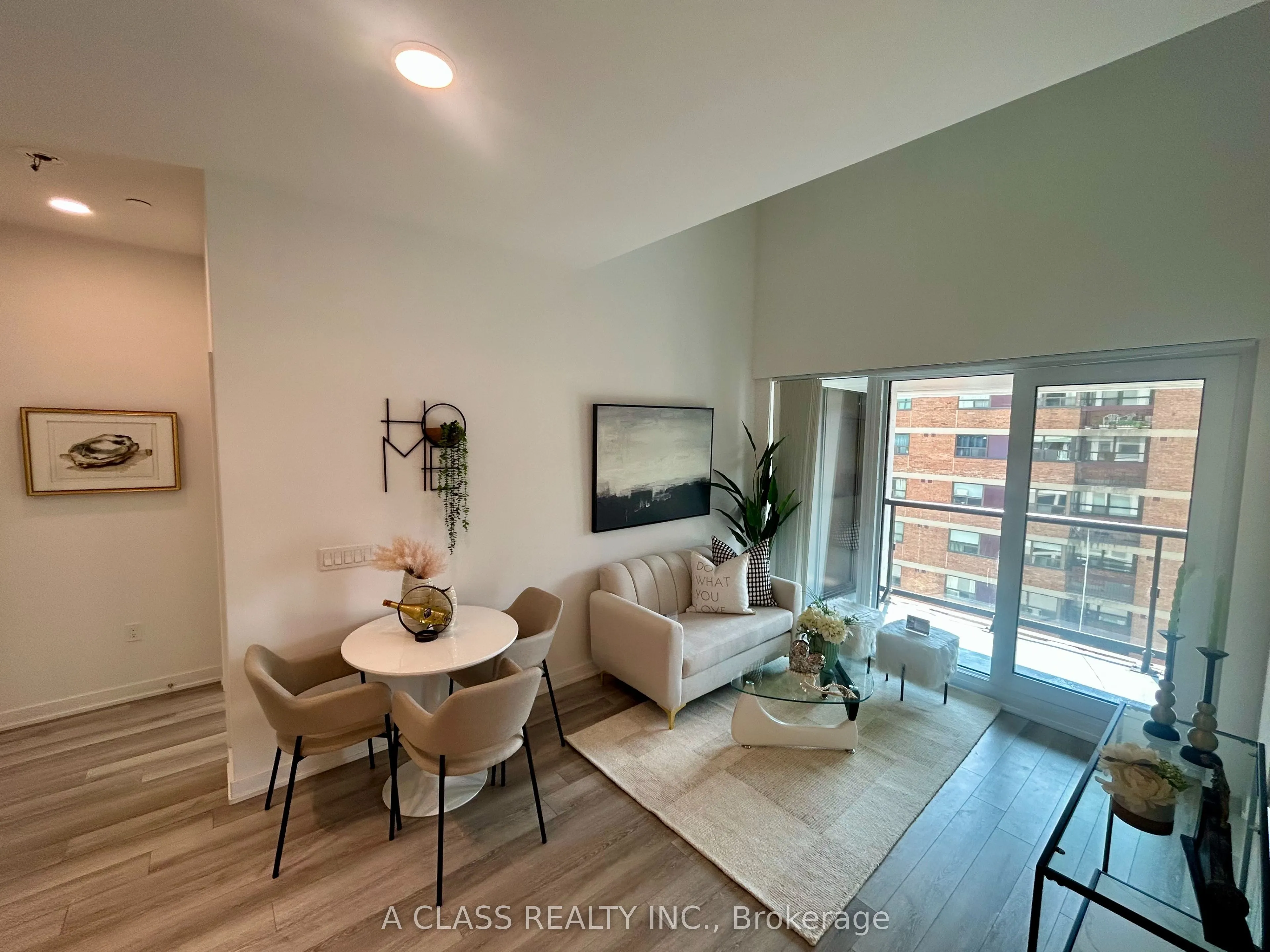 121 St Patrick Street, #1113