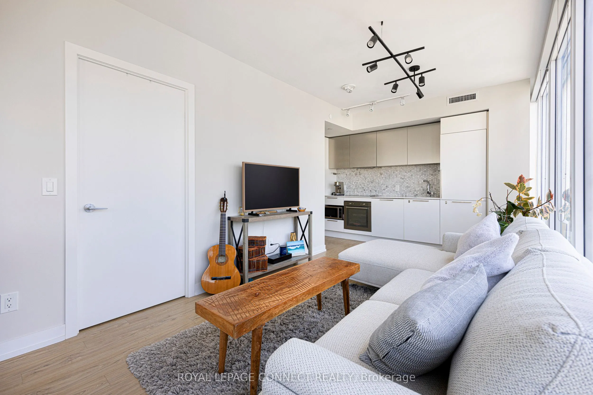 85 Wood Street, #2806