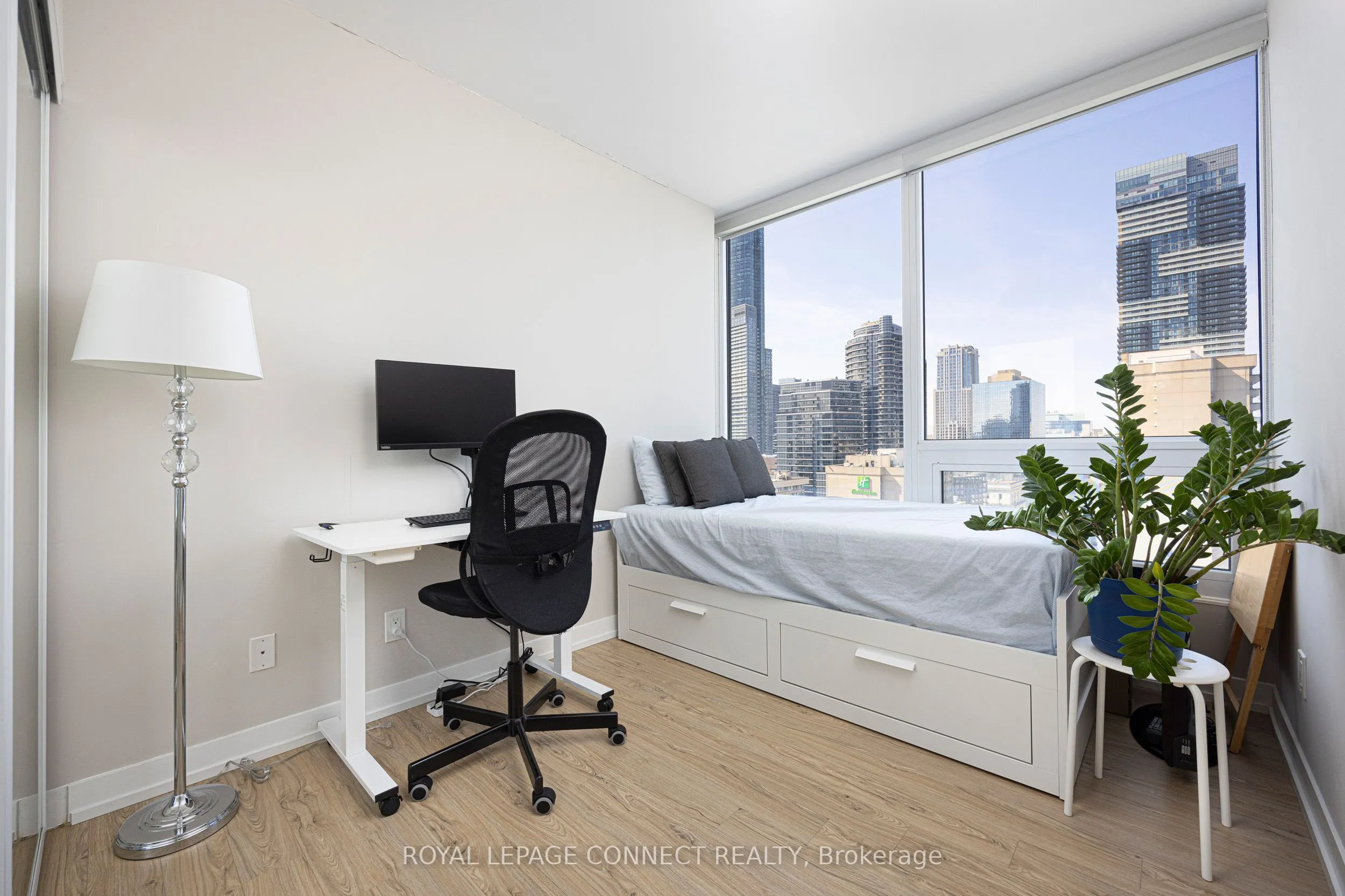 85 Wood Street, #2806