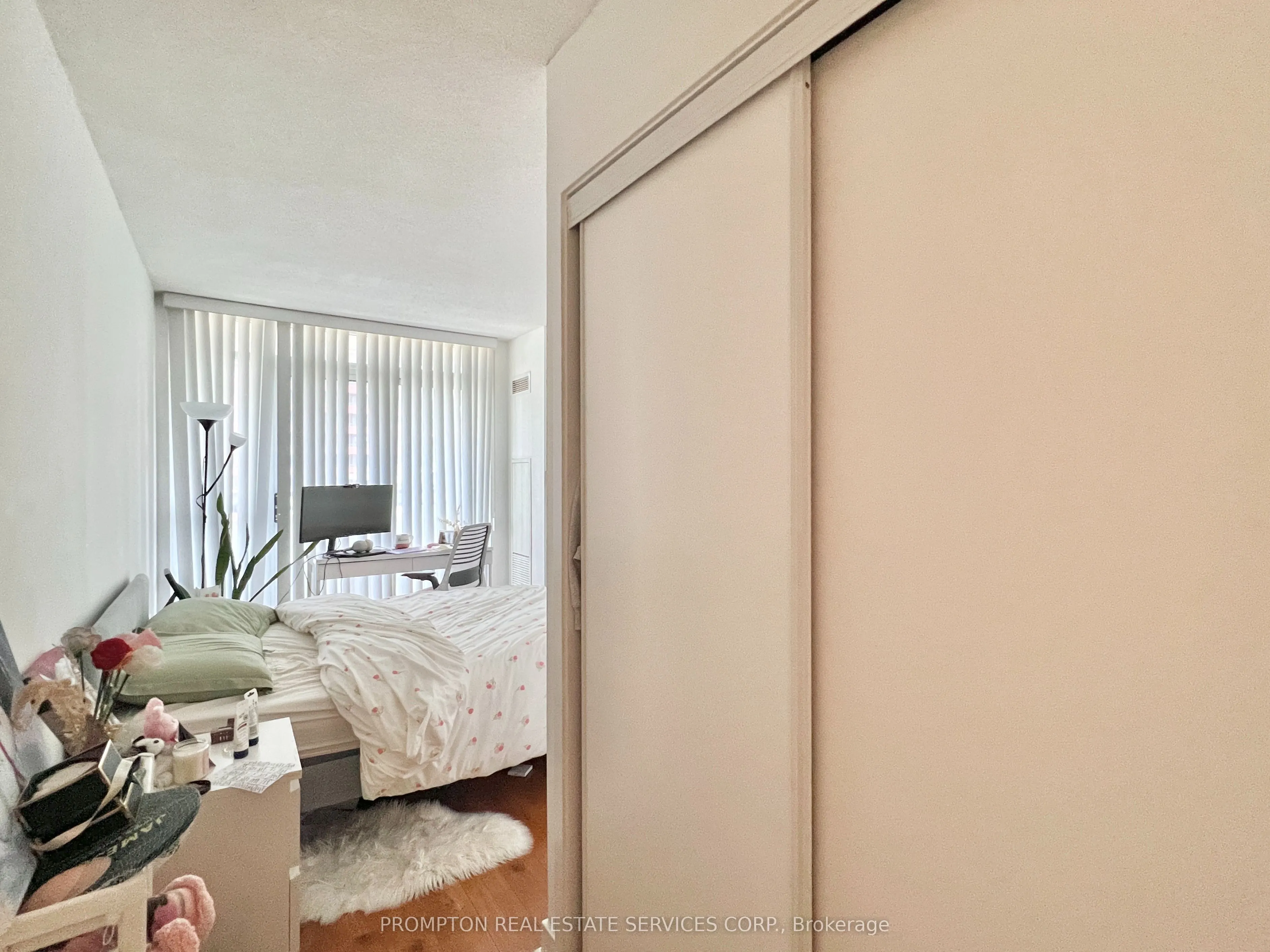 8 Telegram Mews, #608