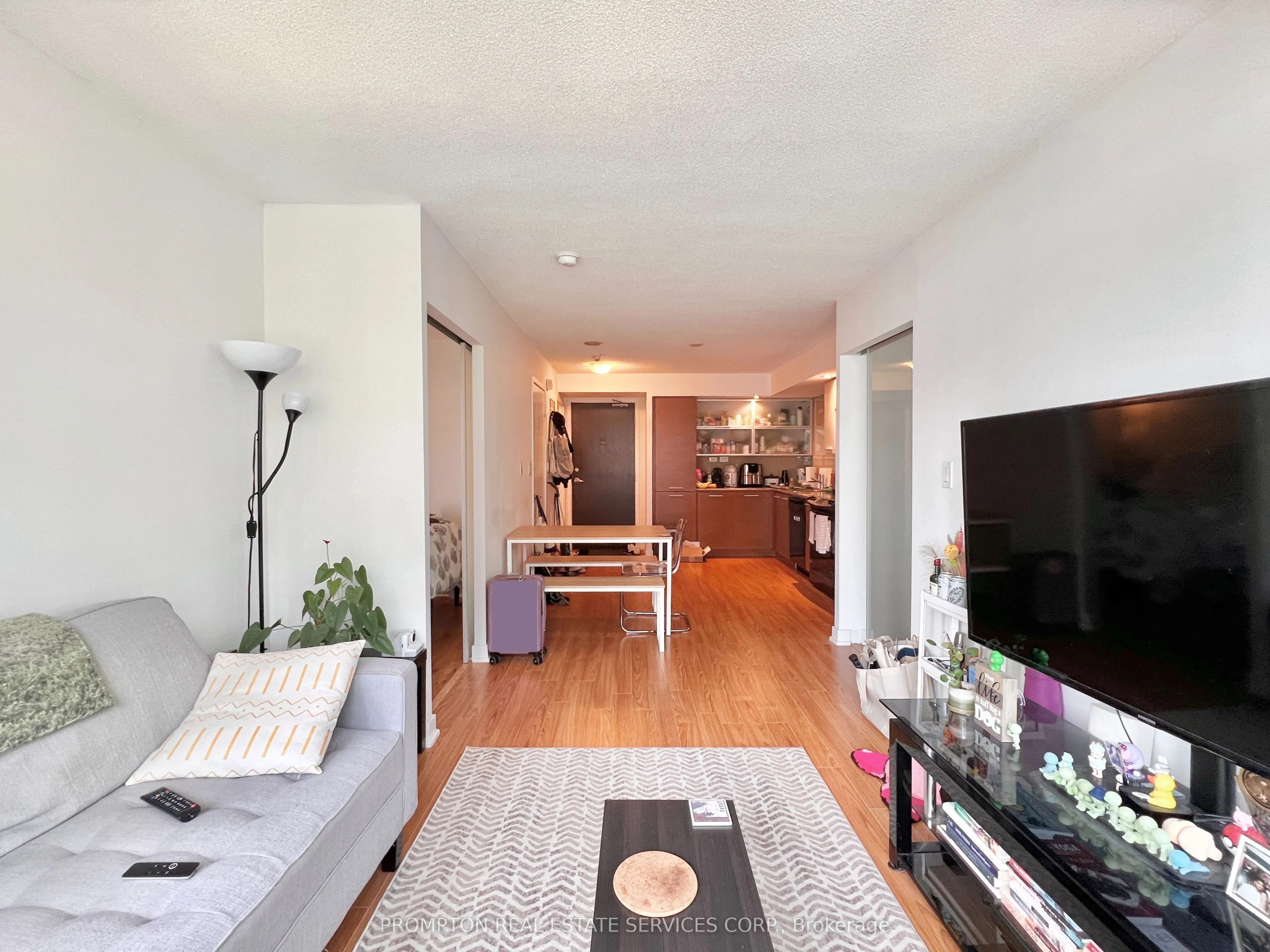 8 Telegram Mews, #608