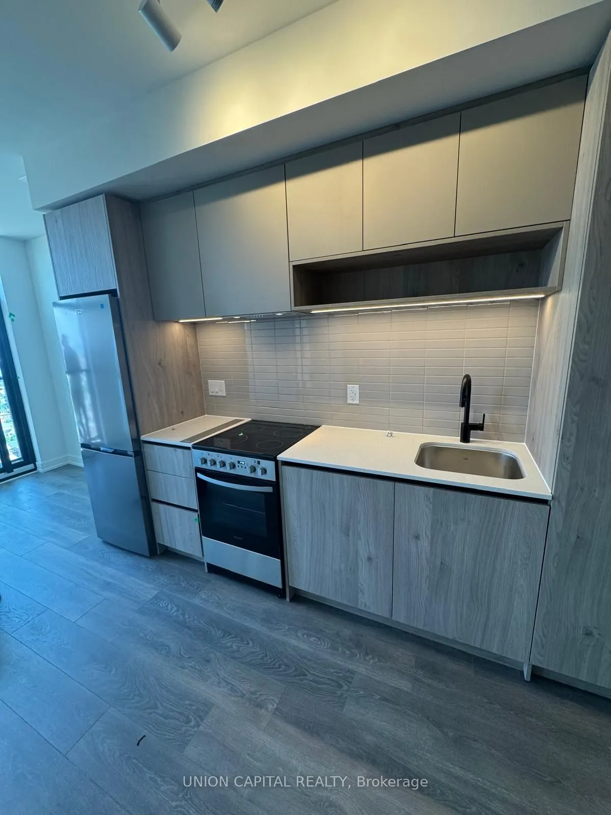 181 Sterling Road, #UPH01