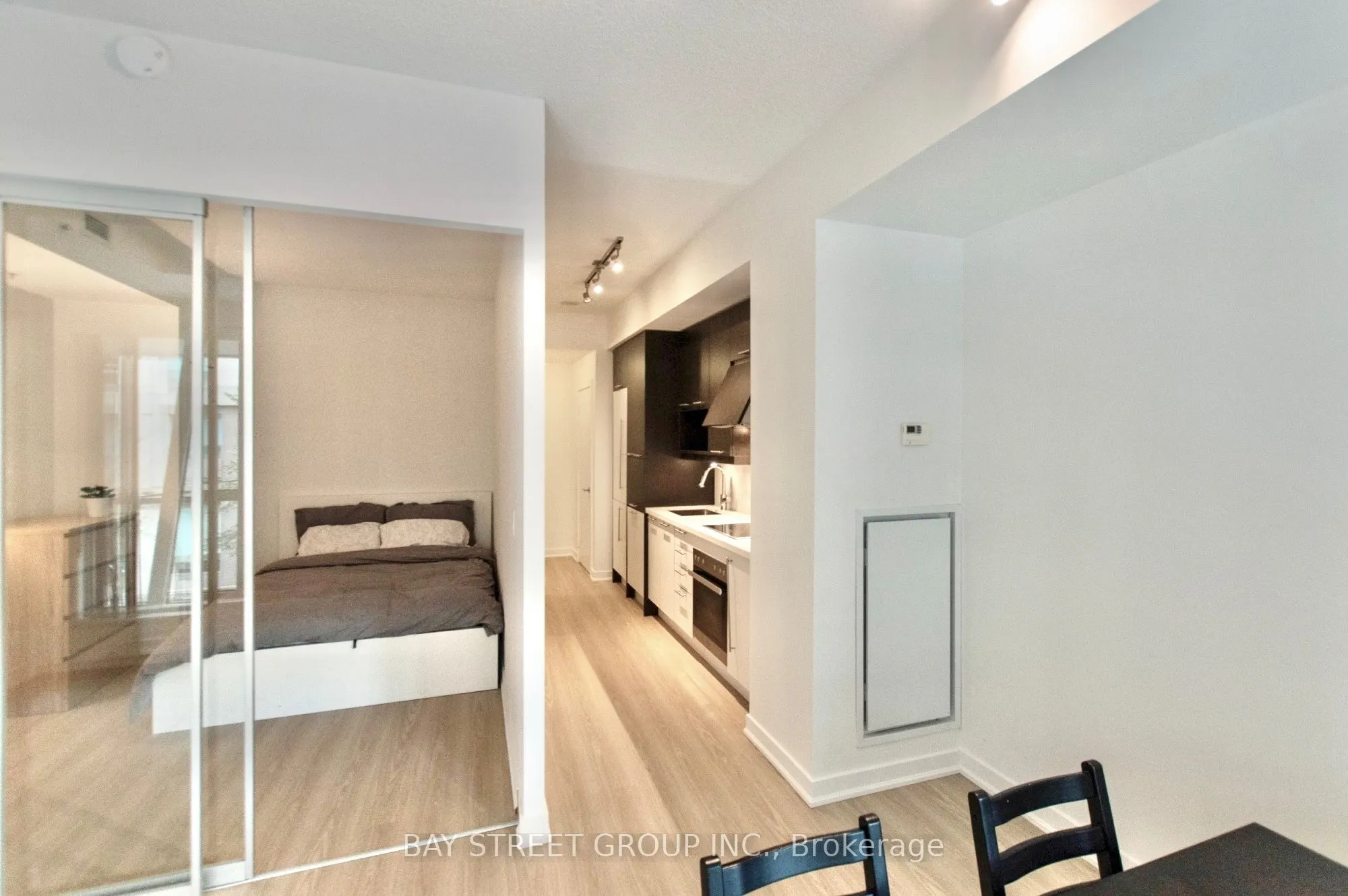 199 Richmond Street W, #203