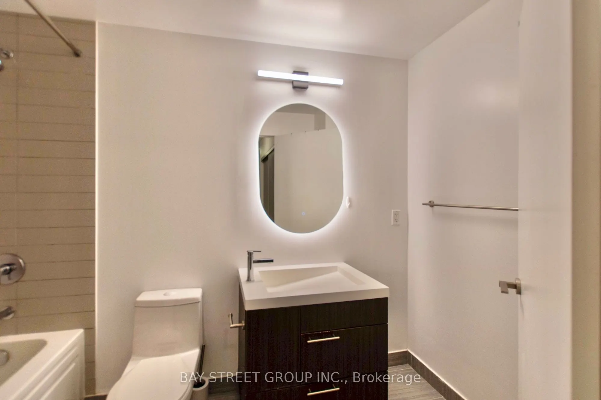 199 Richmond Street W, #203