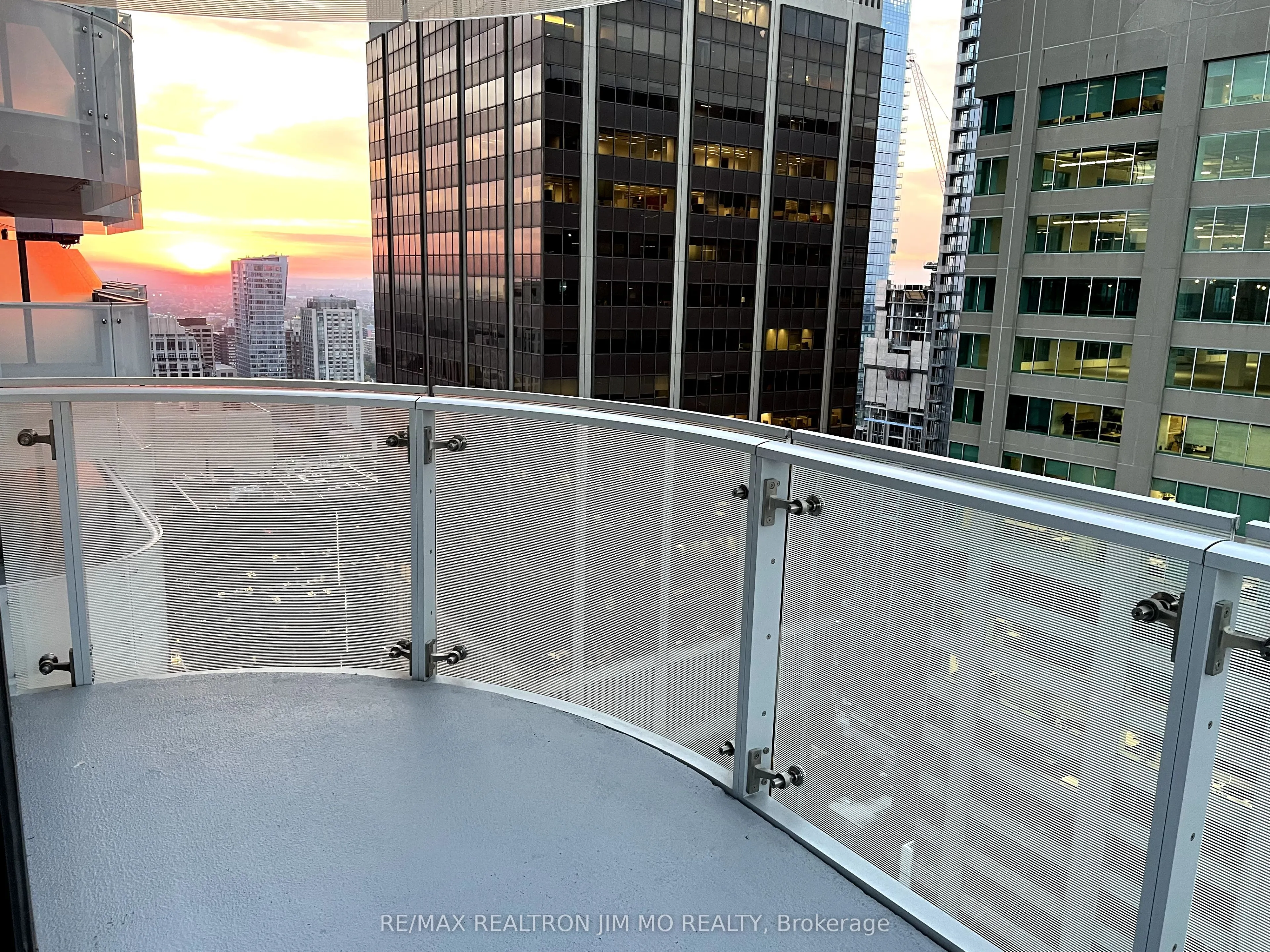 1 Bloor Street E, #3401