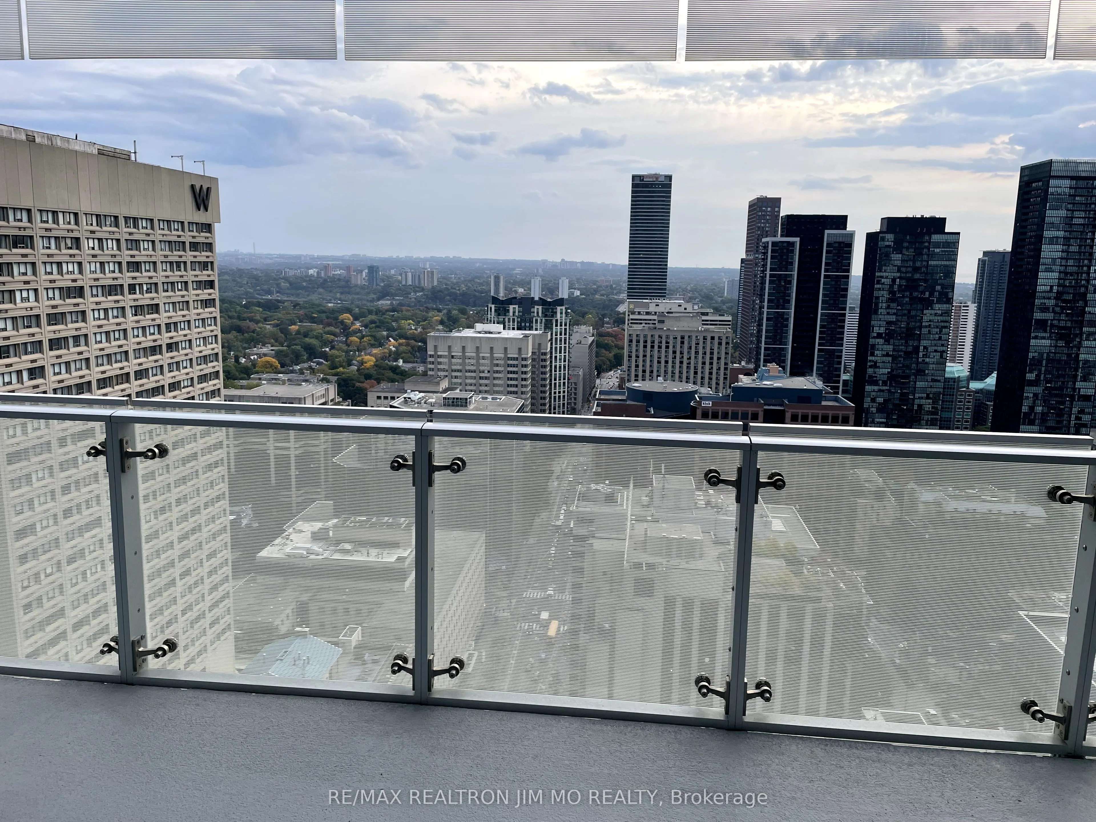 1 Bloor Street E, #3401