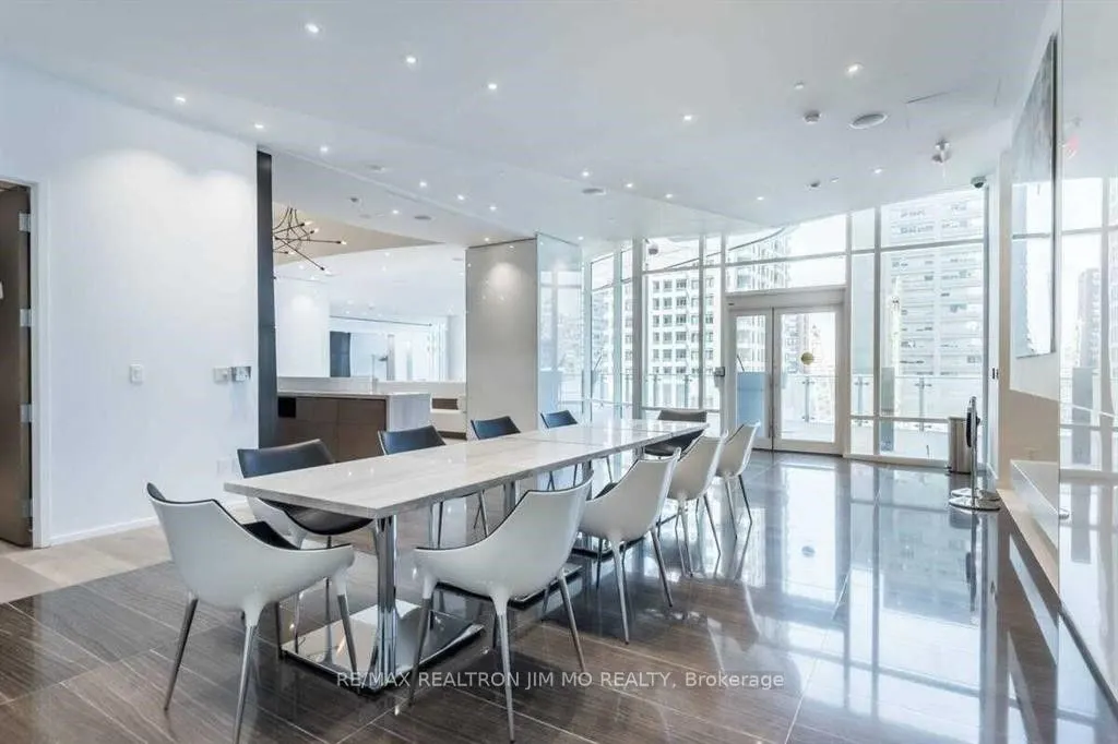 1 Bloor Street E, #3401