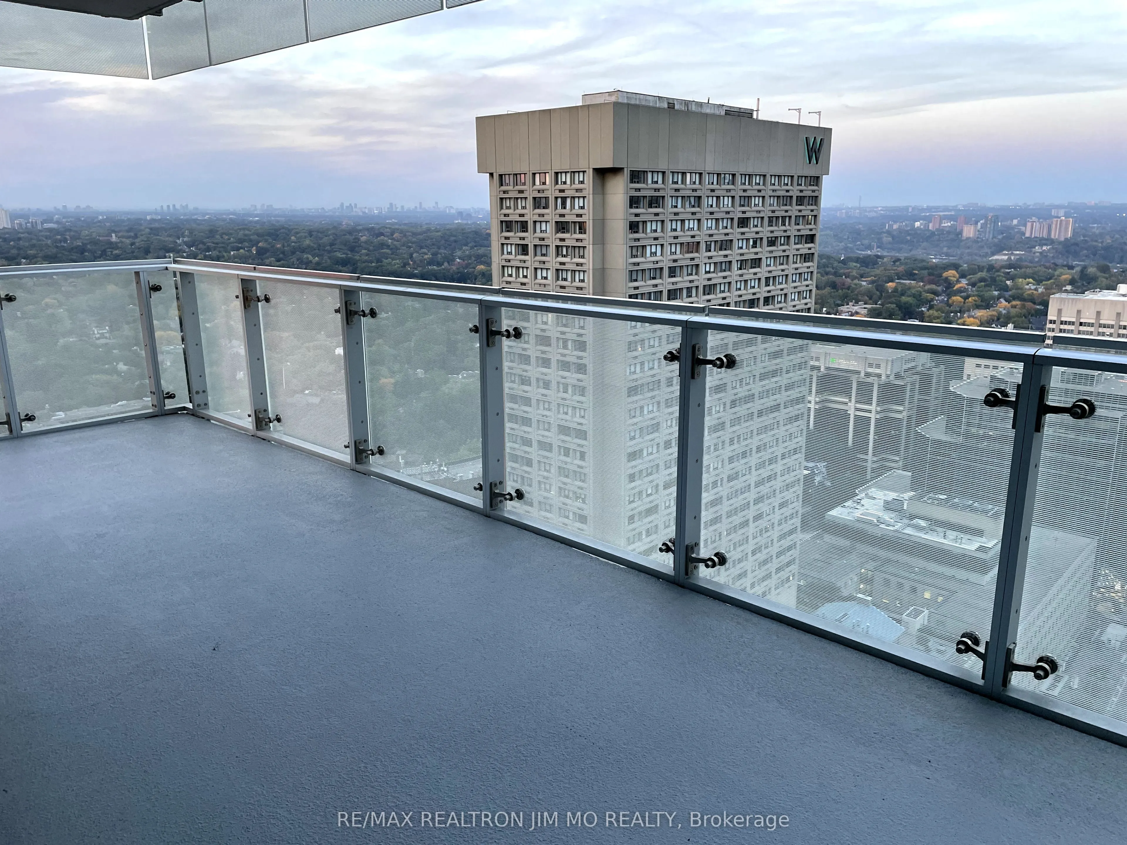 1 Bloor Street E, #3401