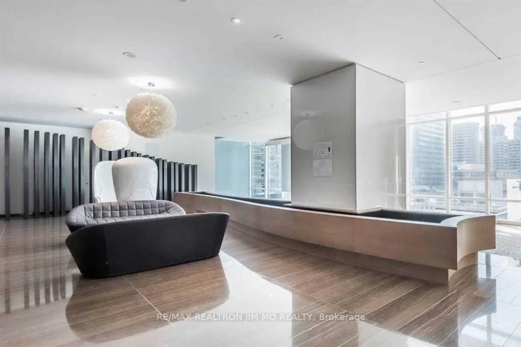 1 Bloor Street E, #3401
