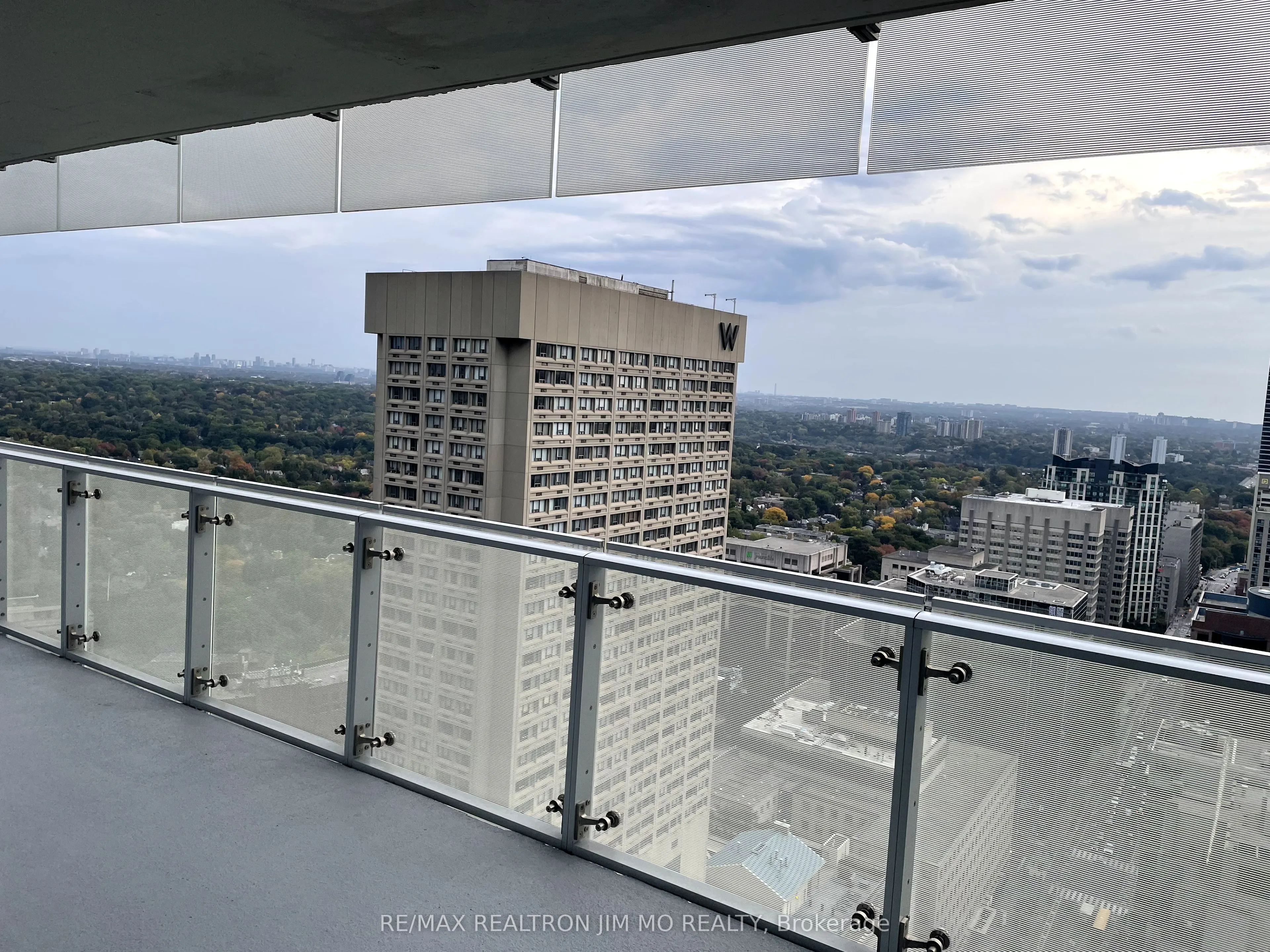 1 Bloor Street E, #3401