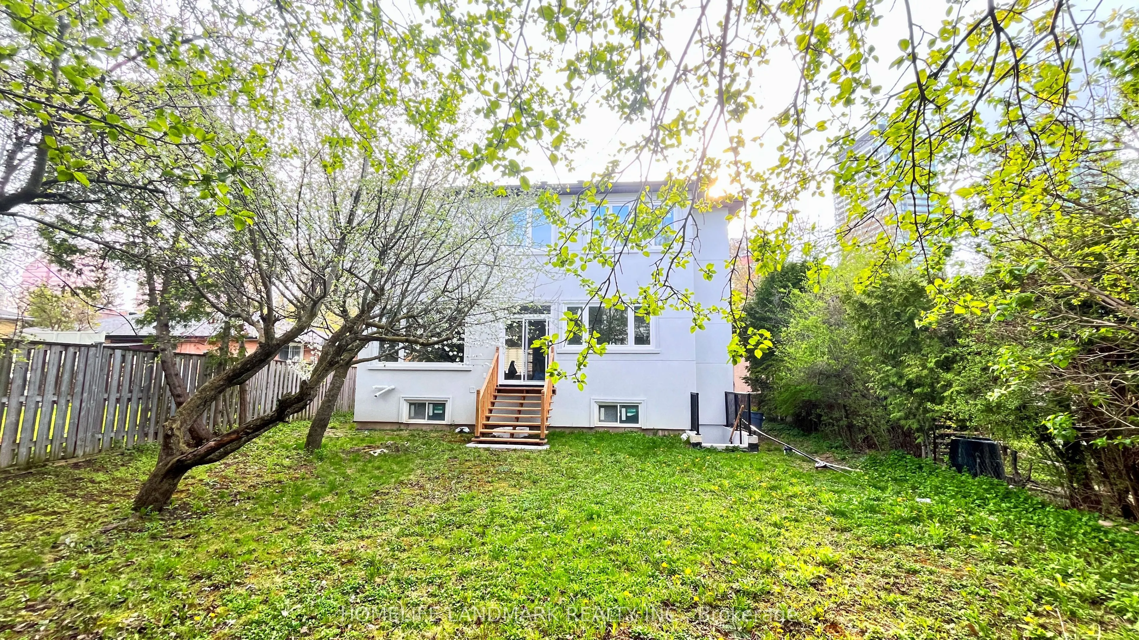 19 Deering Crescent