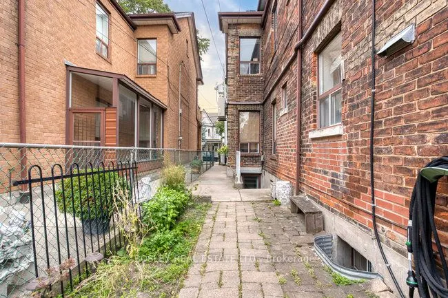 140 Dovercourt Road