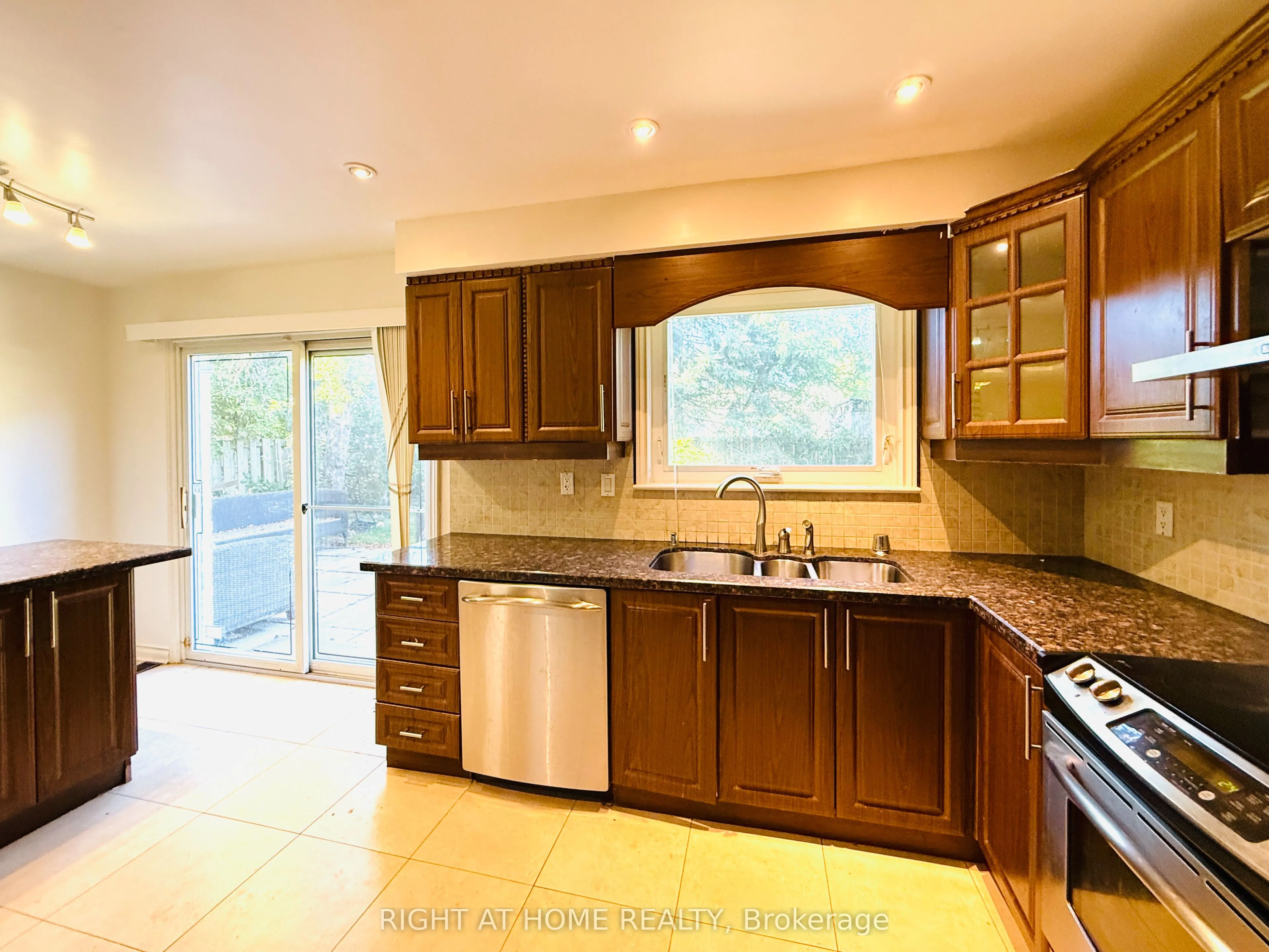 40 Rockland Drive